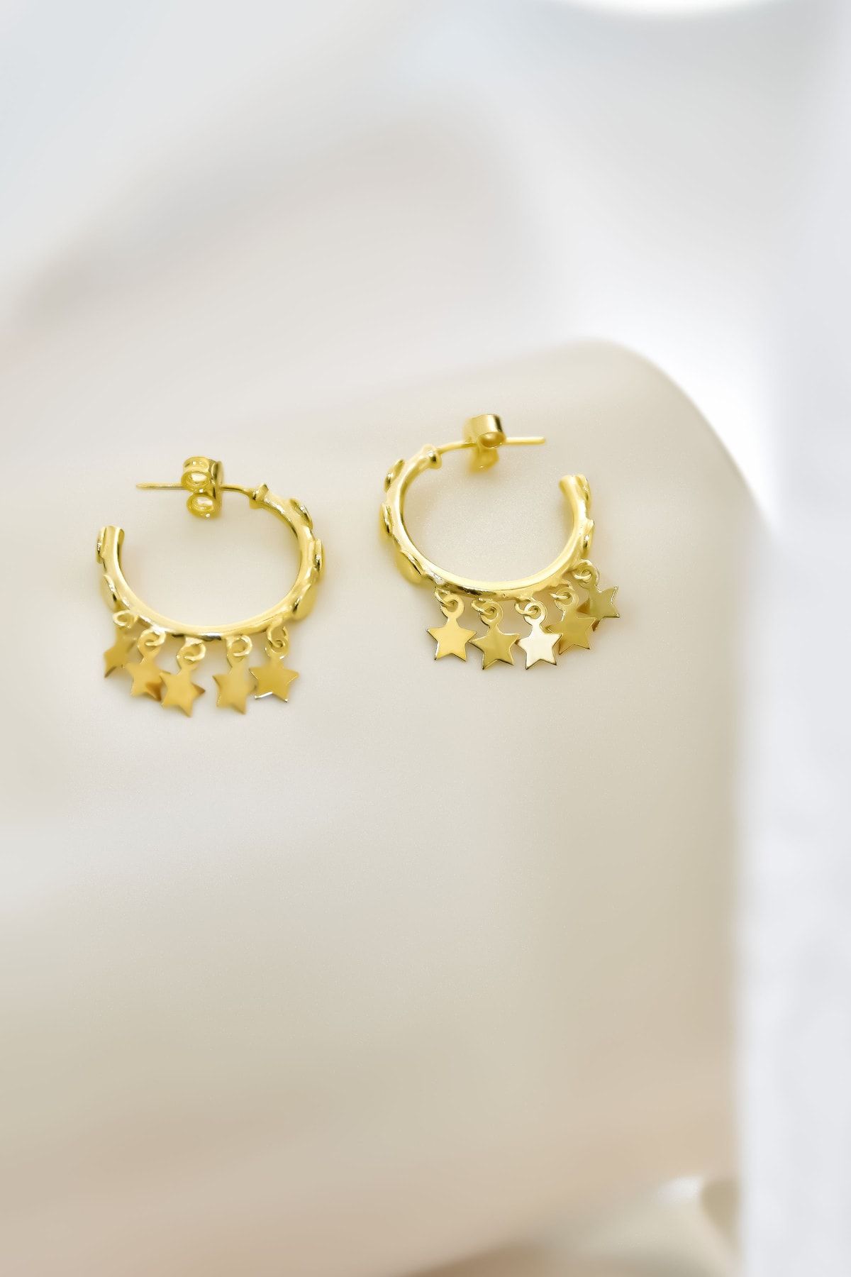 925 Ayar Gümüş Gold Kaplama Yıldız Pullu Sallantılı Shakira Tasarım Halka Küpe