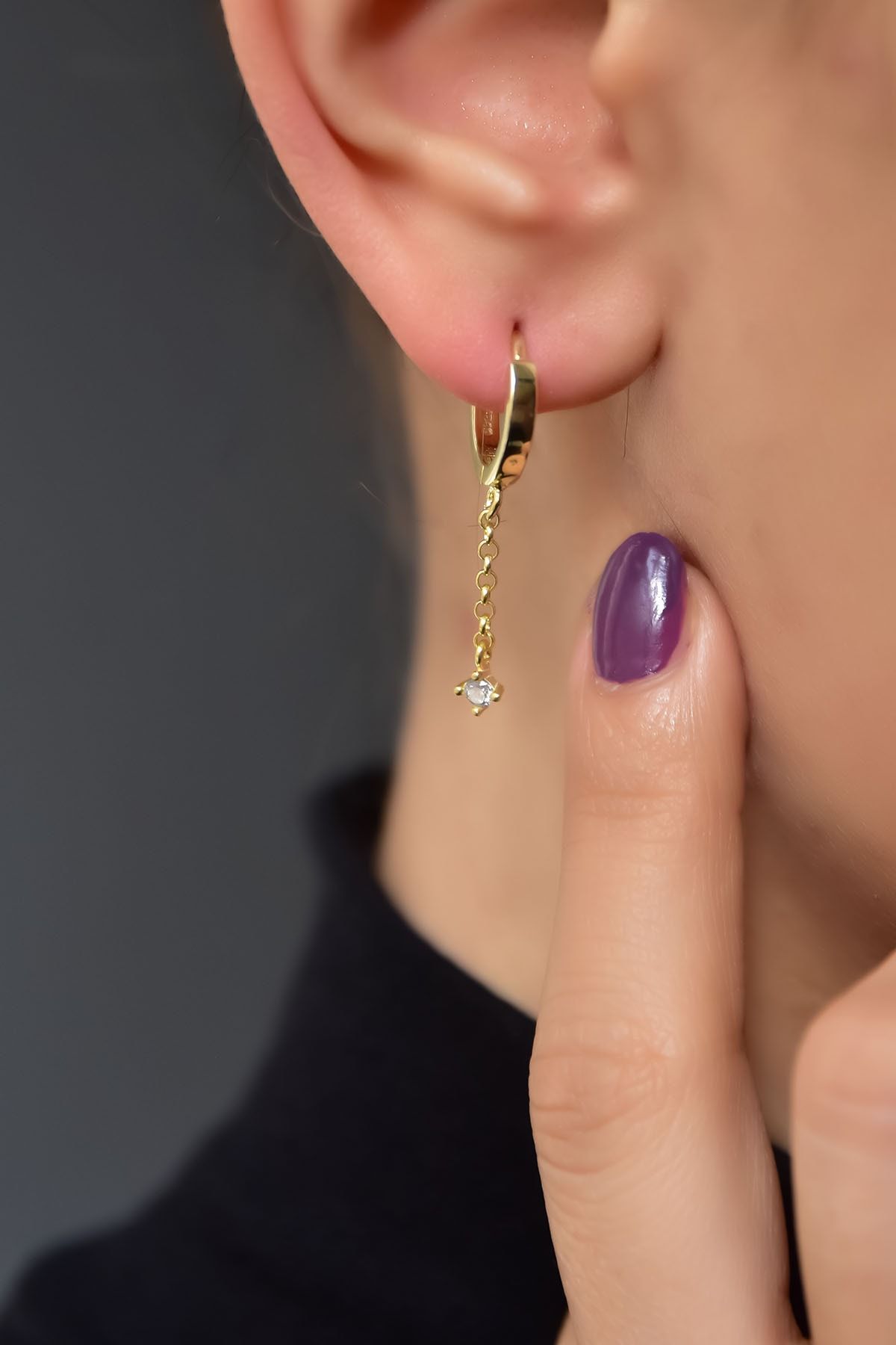 925 Ayar Gümüş Gold Kaplama Zincir Tektaş Sallantılı Halka Küpe