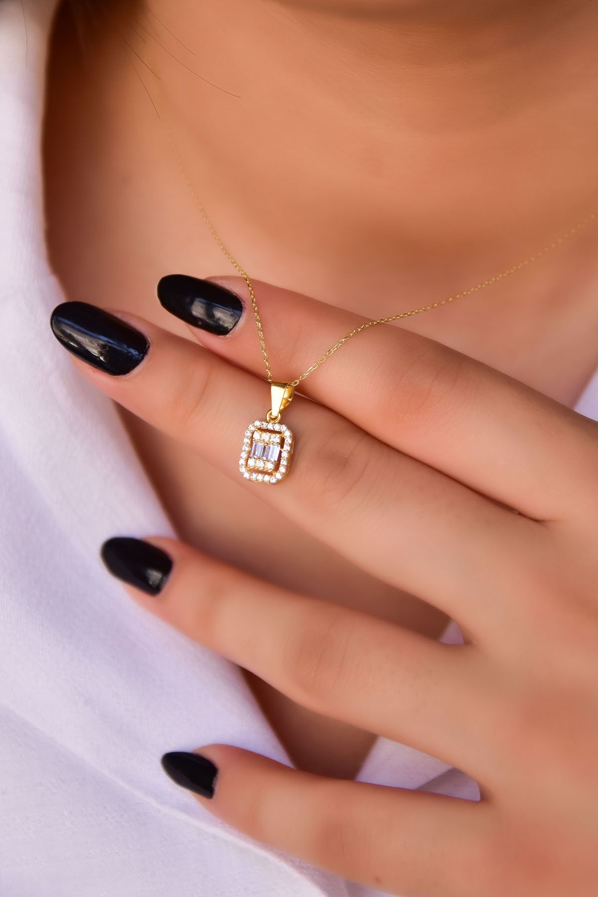 925 Ayar Gümüş Gold Kaplama Zirkon Baget Kare Taşlı Kolye