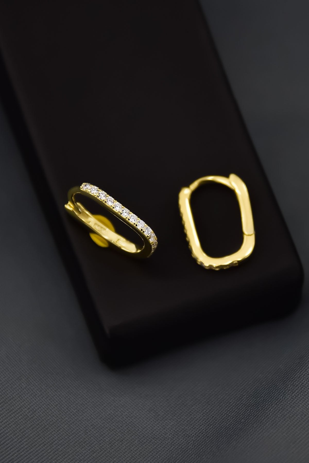 925 Ayar Gümüş Gold Kaplama Zirkon Taşlı Dikdörtgen Halka Küpe