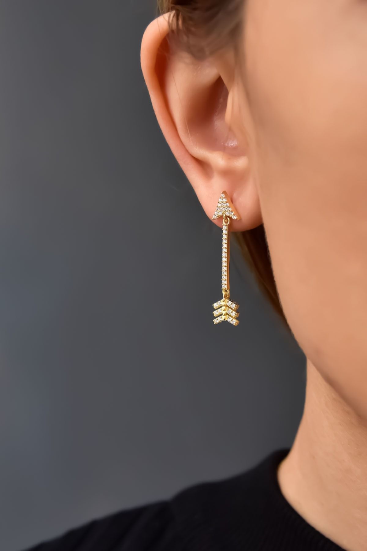 925 Ayar Gümüş Gold Kaplama Zirkon Taşlı Erosun Oku Küpe