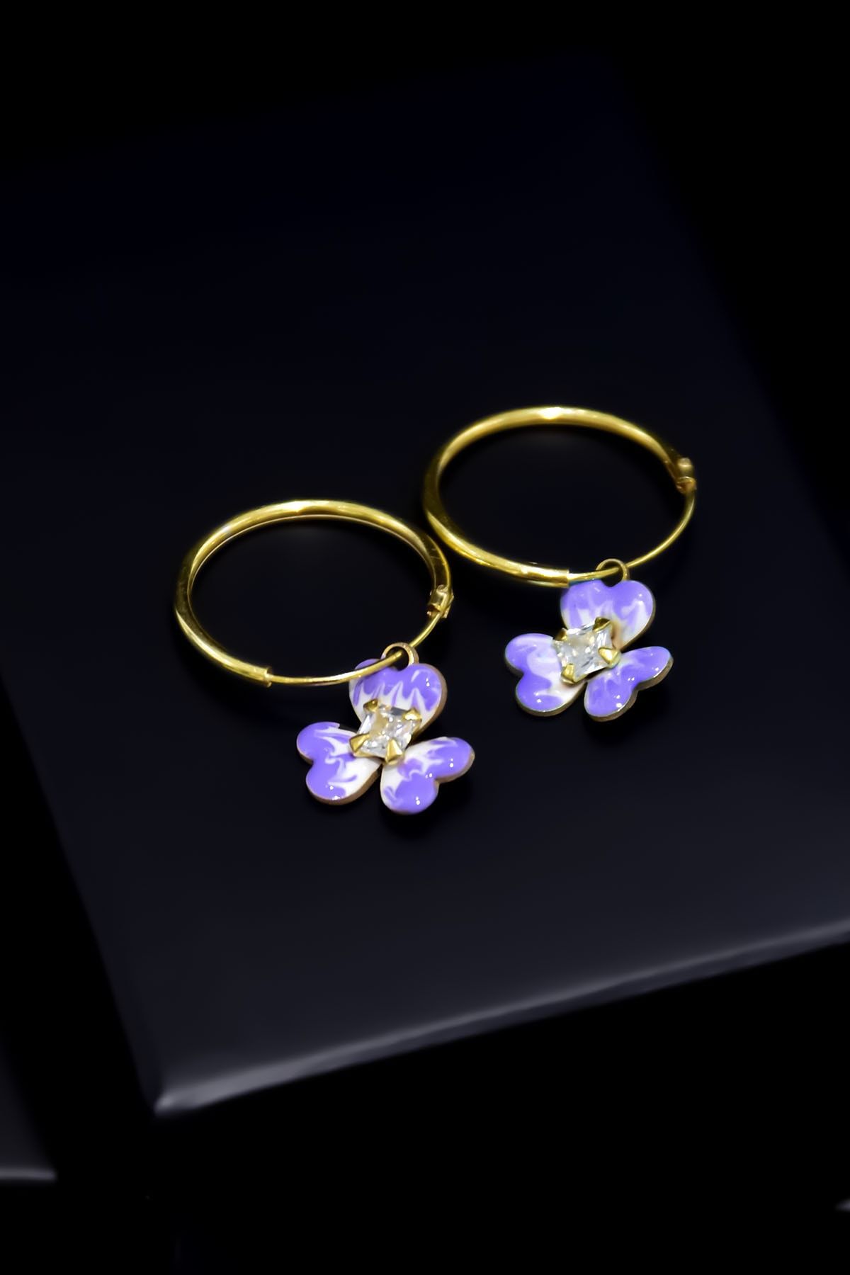 925 Ayar Gümüş Gold Kaplama Zirkon Taşlı Lila Mineli Frezya Çiçeği Halka Küpe