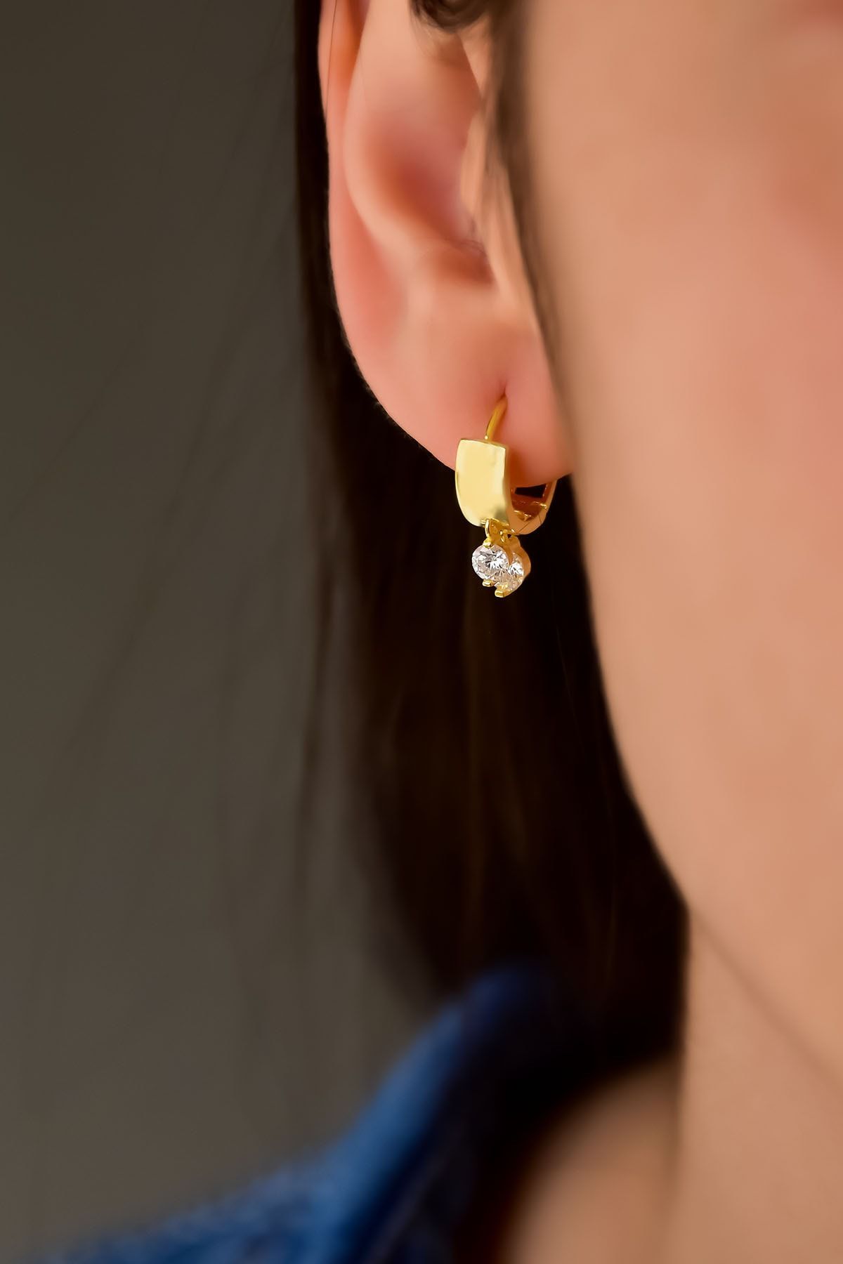 925 Ayar Gümüş Gold Kaplama Zirkon Taşlı Sallantılı Halka Küpe