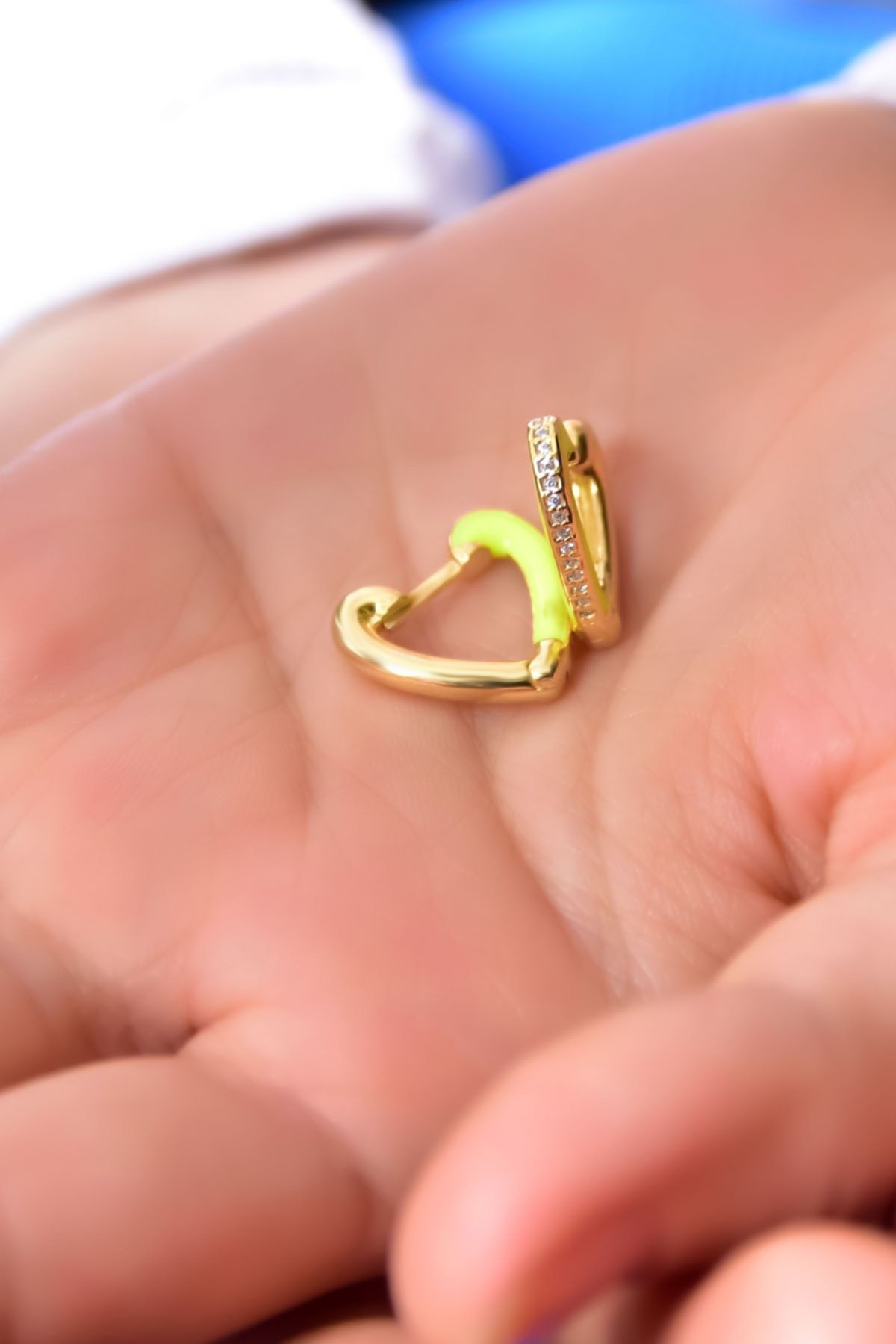 925 Ayar Gümüş Gold Kaplama Zirkon Taşlı Sarı Mineli Kalp Küpe