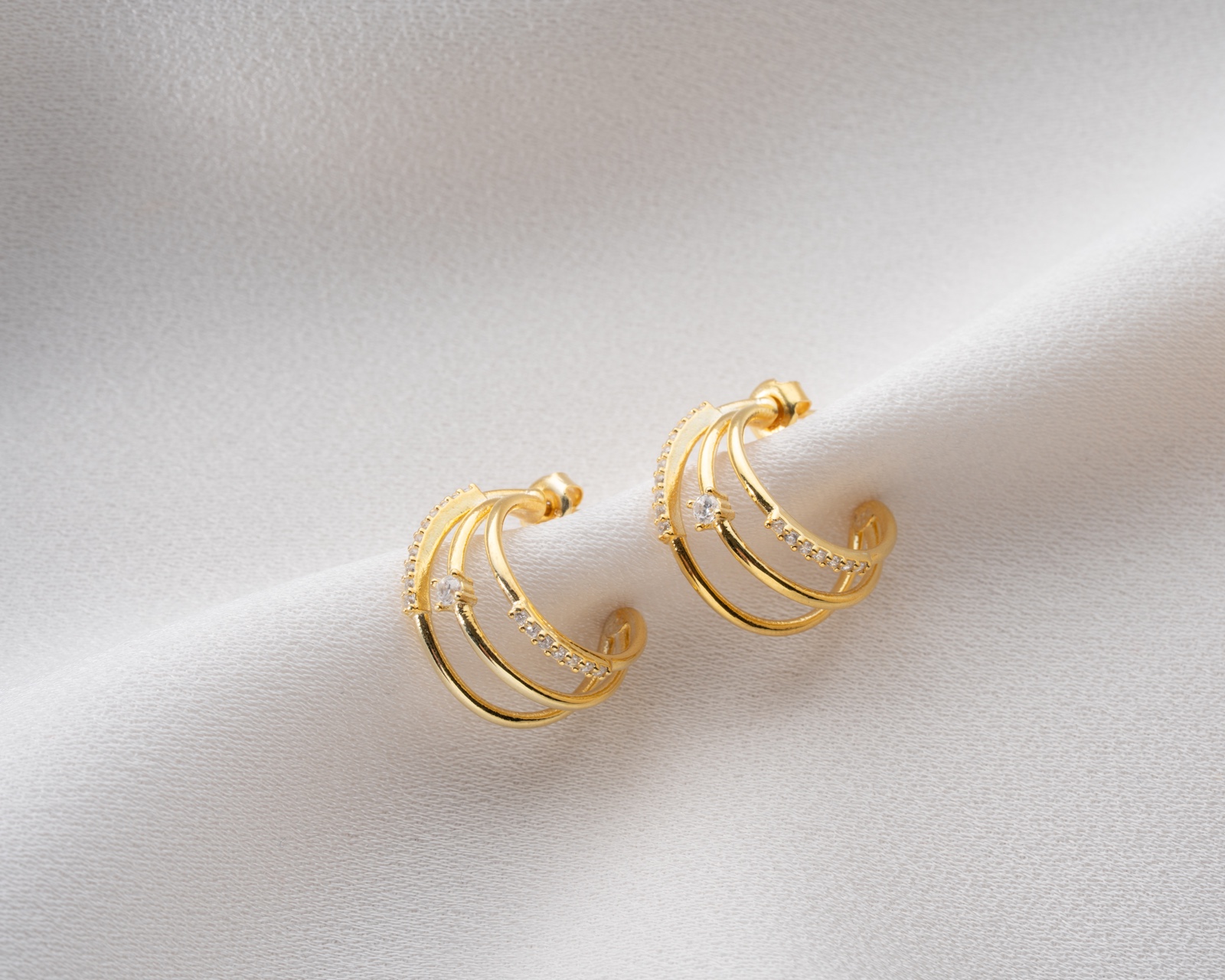 925 Ayar Gümüş Gold Kaplama Zirkon Taşlı Üçlü Halka Küpe