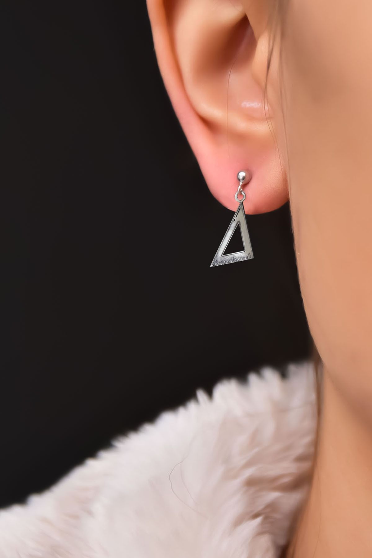 925 Ayar Gümüş Gönye Çivili Küpe