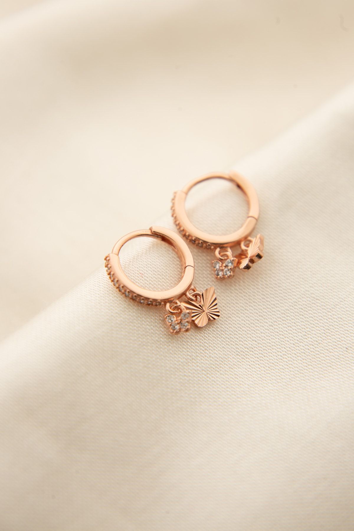 925 Ayar Gümüş Kelebek Figürlü Halka Kadın Küpe