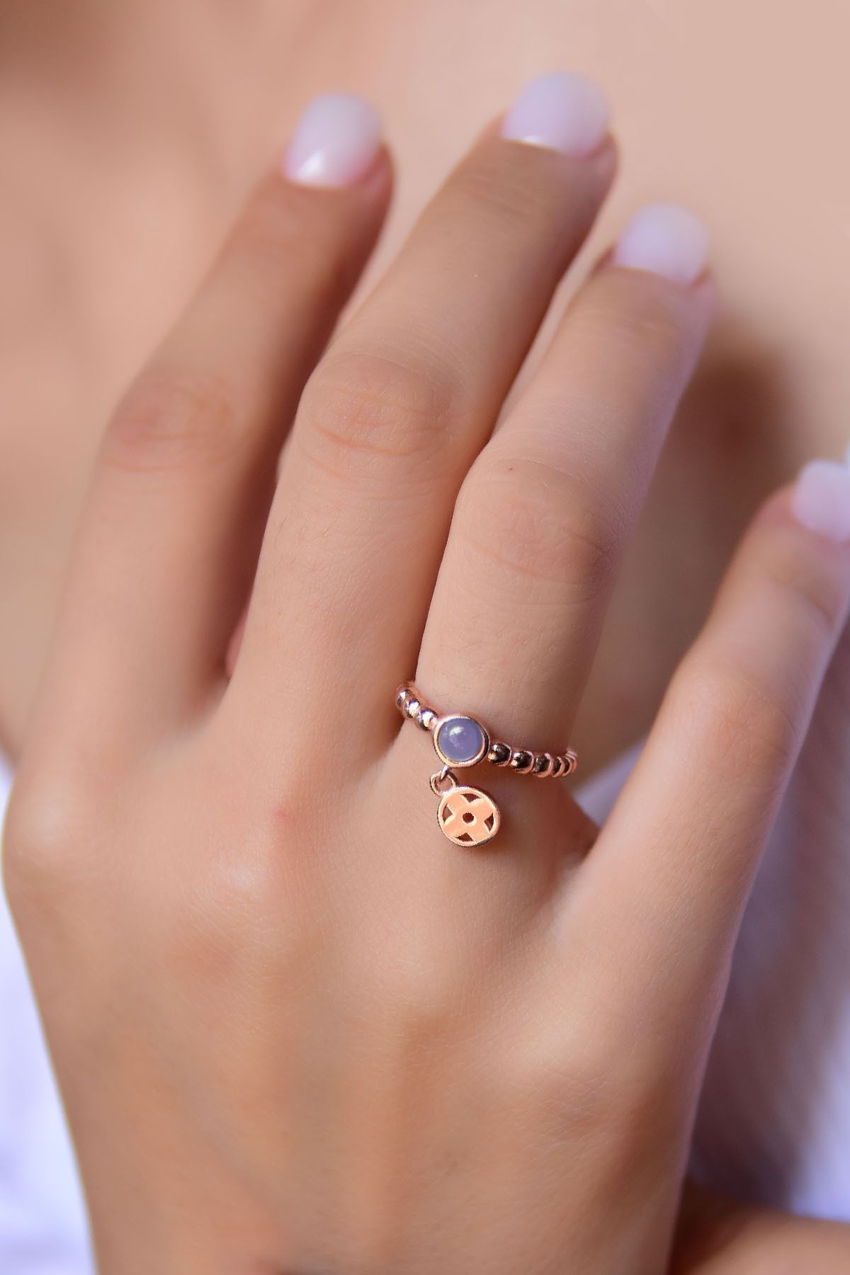 925 Ayar Gümüş Lila Ay Taşlı Çember Çiçek Motifli Ayarlanabilir Kadın Yüzük