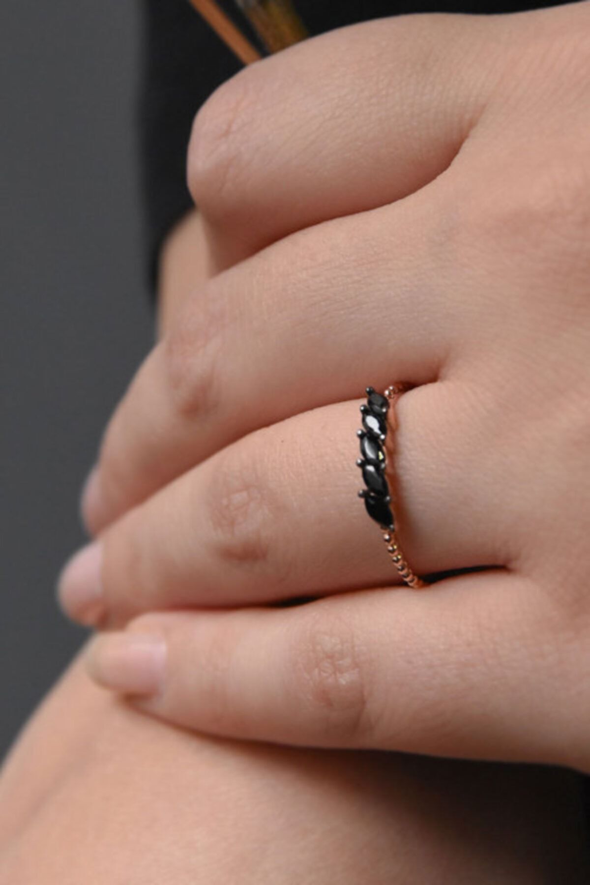 925 Ayar Gümüş Mekik Kesim Asimetrik Çıtır Yüzük