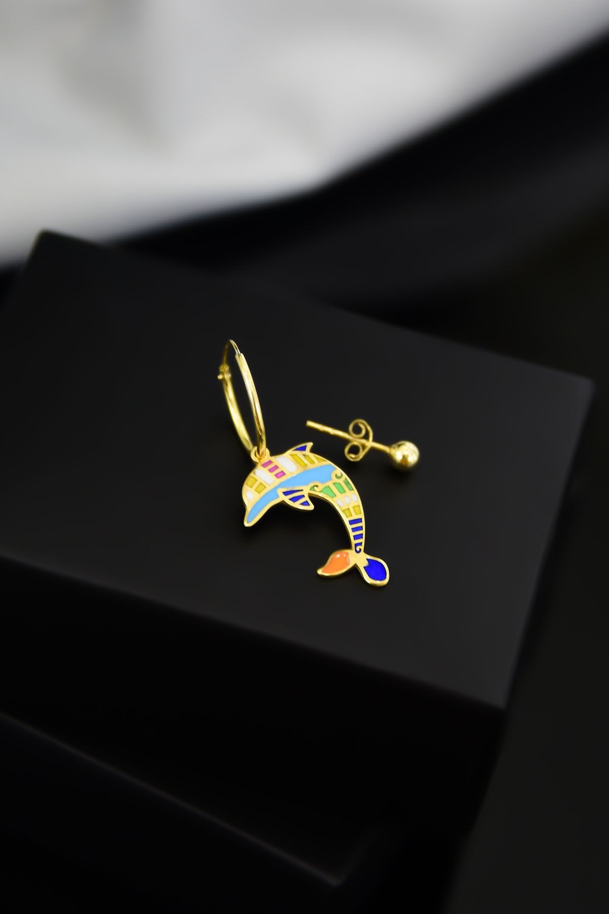 925 Ayar Gümüş Mineli Balık Model Halka Ve Top Küpe