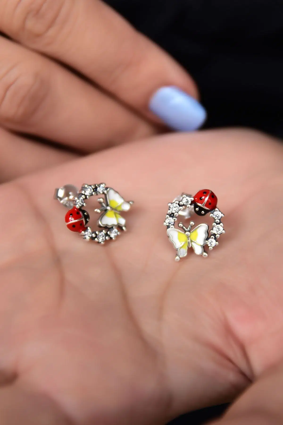 925 Ayar Gümüş Mineli Uğur Böceği Kelebek Çivili Küpe