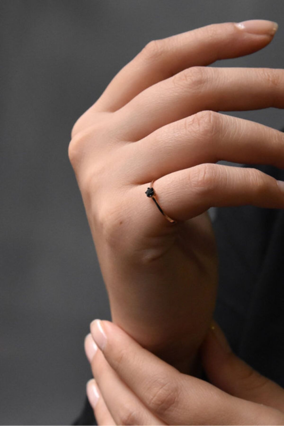 925 Ayar Gümüş Minimal Tek Taşlı Çıtır Yüzük