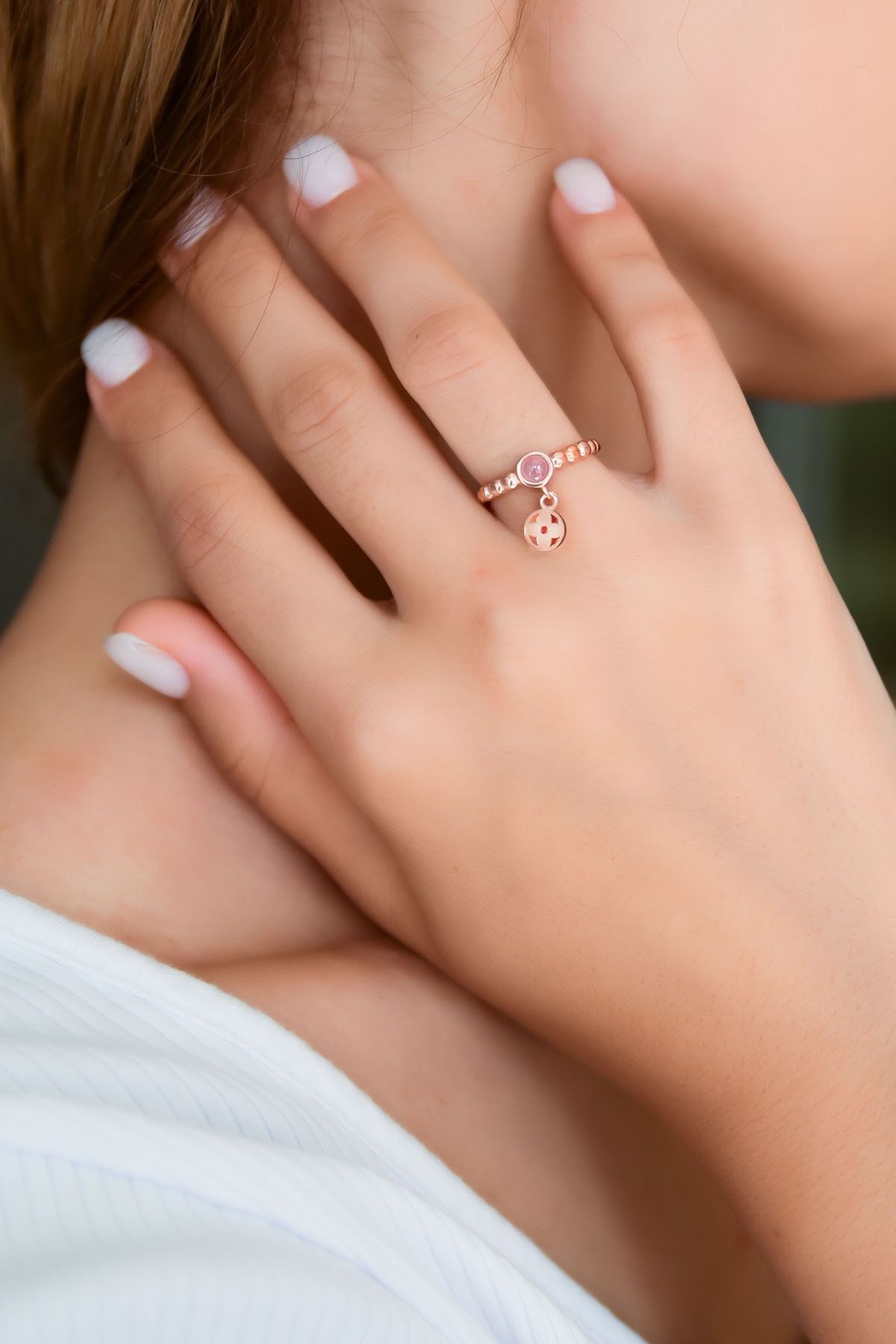 925 Ayar Gümüş Pembe Ay Taşlı Çember Çiçek Motifli Ayarlanabilir Kadın Yüzük