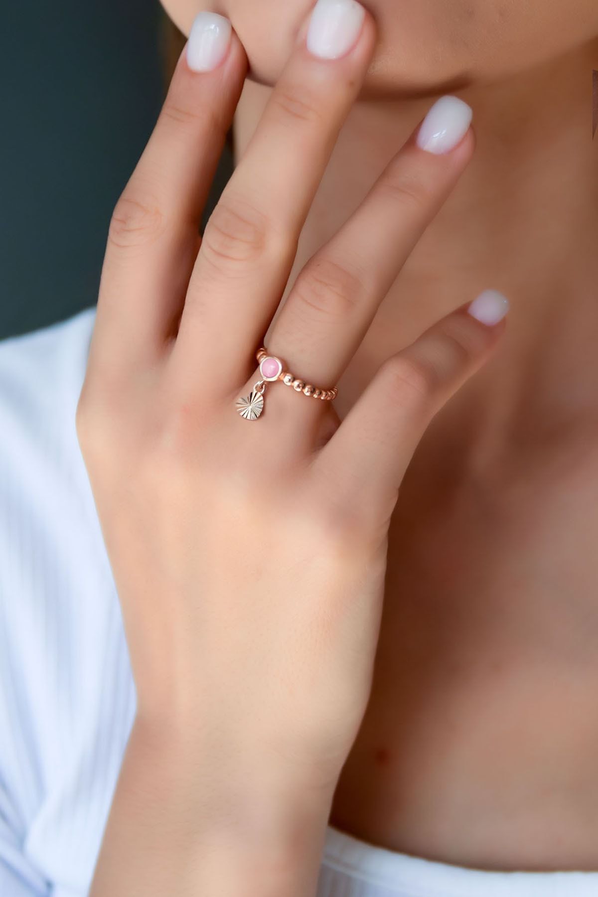 925 Ayar Gümüş Pembe Ay Taşlı Kalp Motifli Ayarlanabilir Kadın Yüzük