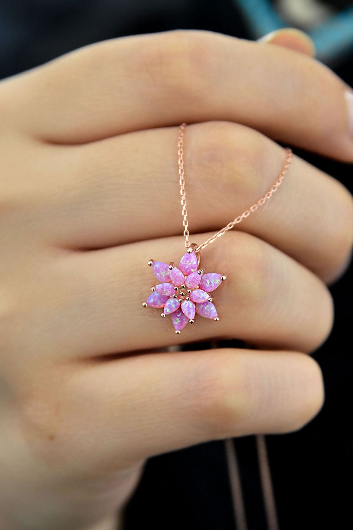 925 Ayar Gümüş Pembe Doğal Opal Taşlı Lotus Kolye