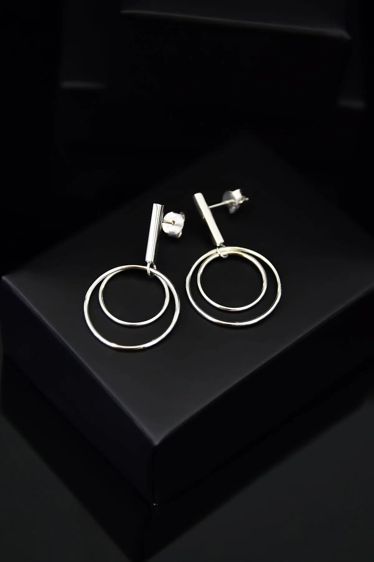 925 Ayar Gümüş Rodyum Çivili Içi Içe Halka Küpe