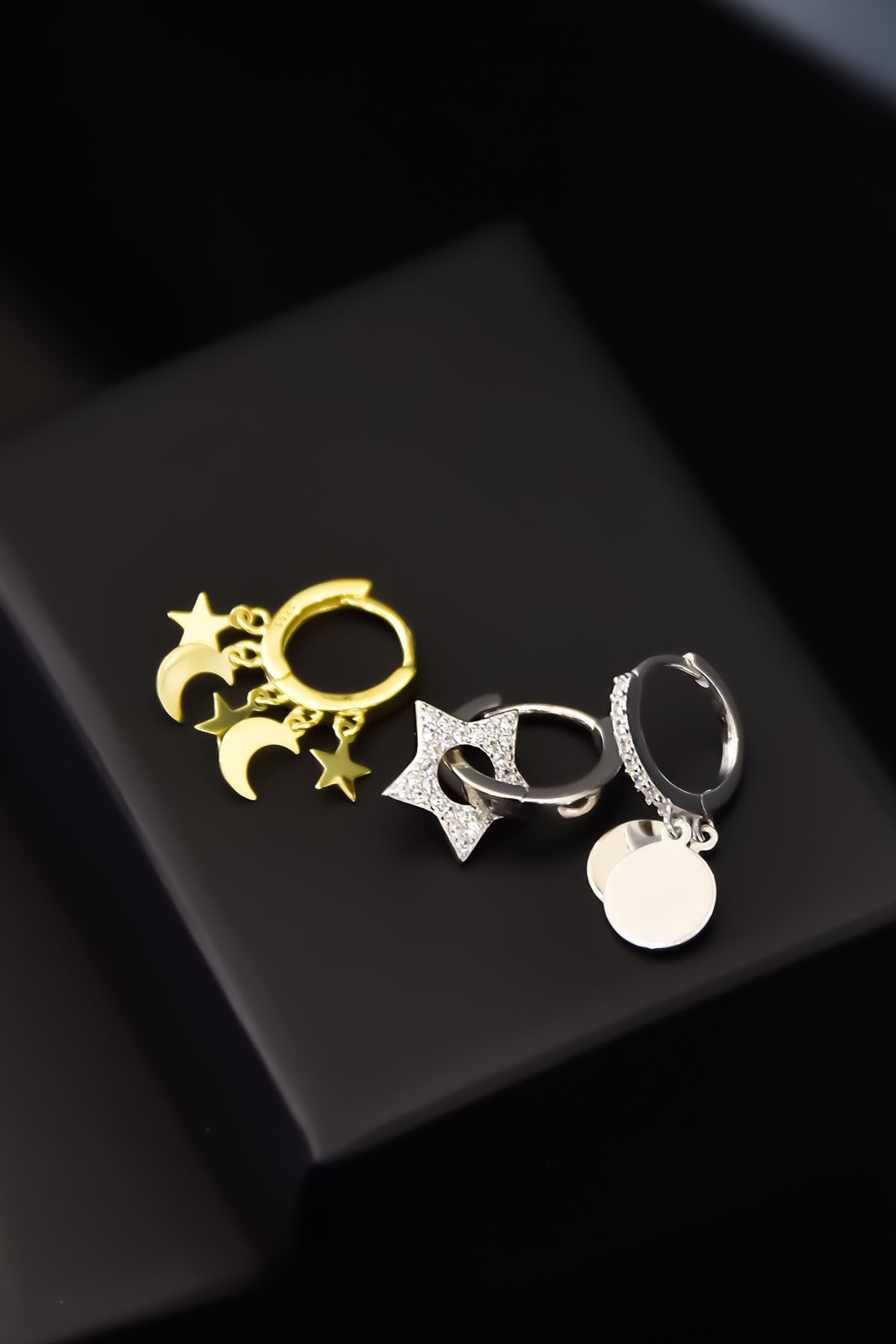 925 Ayar Gümüş Rodyum-gold Kaplama Zirkon Taşlı Sallantılı Tasarım Kombin Halka Küpe