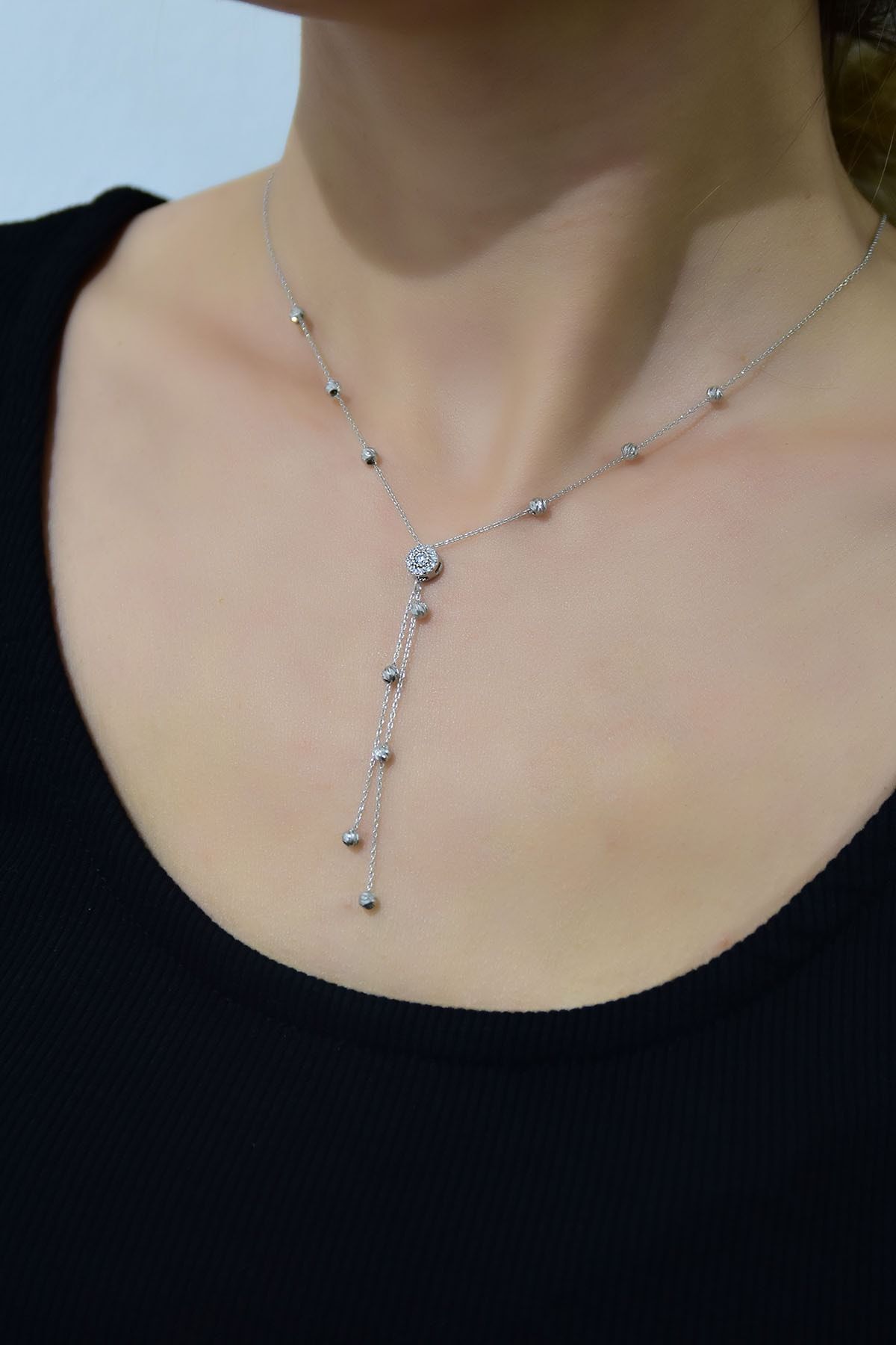 925 Ayar Gümüş Rodyum Kaplama Akışlı Dorika Toplu Tek Taş Kadın Kolye