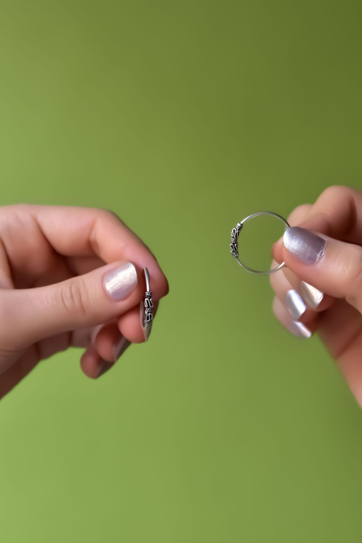 925 Ayar Gümüş Rodyum Kaplama Antik Motifli Halka Küpe