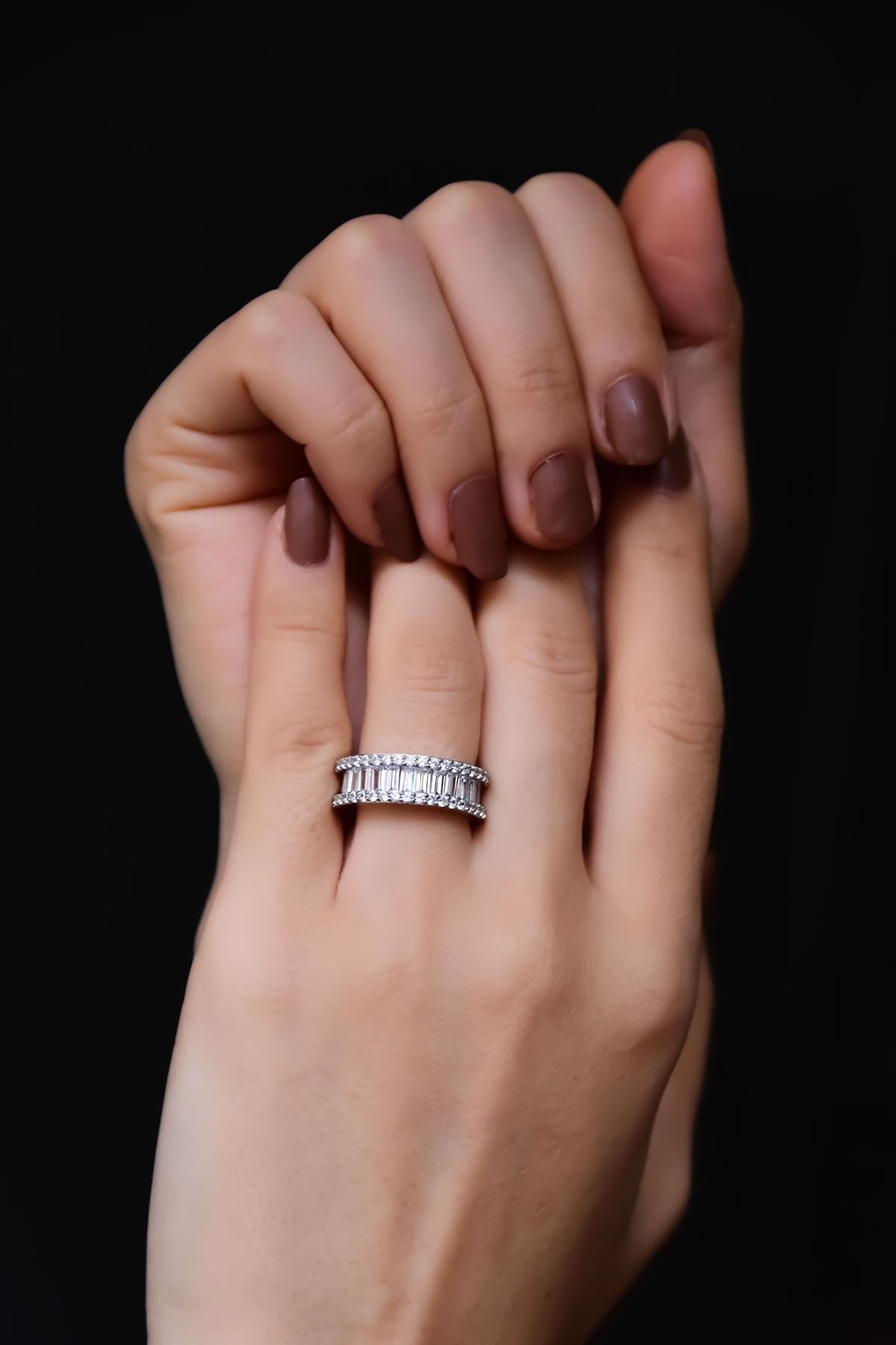 925 Ayar Gümüş Rodyum Kaplama Baget Taşlı Alyans Yüzük