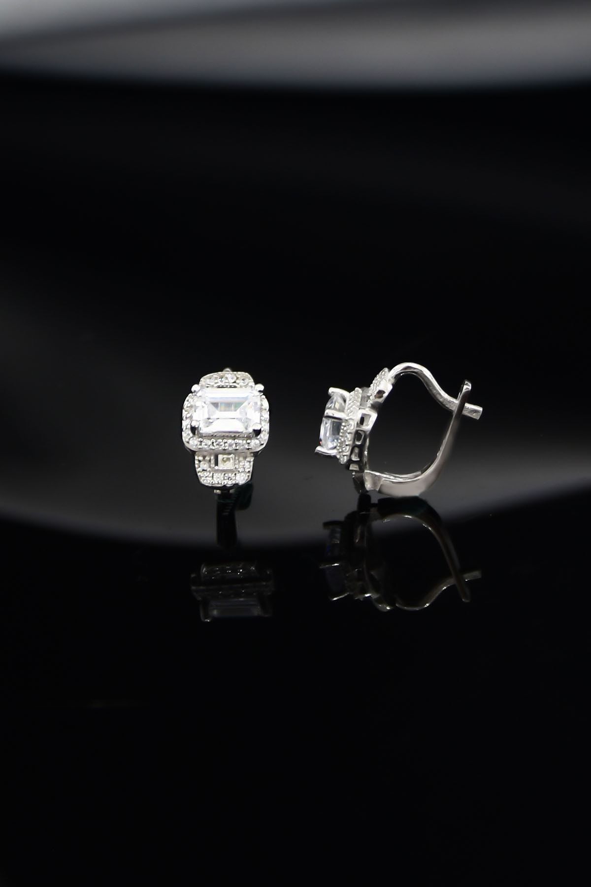 925 Ayar Gümüş Rodyum Kaplama Baget Taşlı Küpe