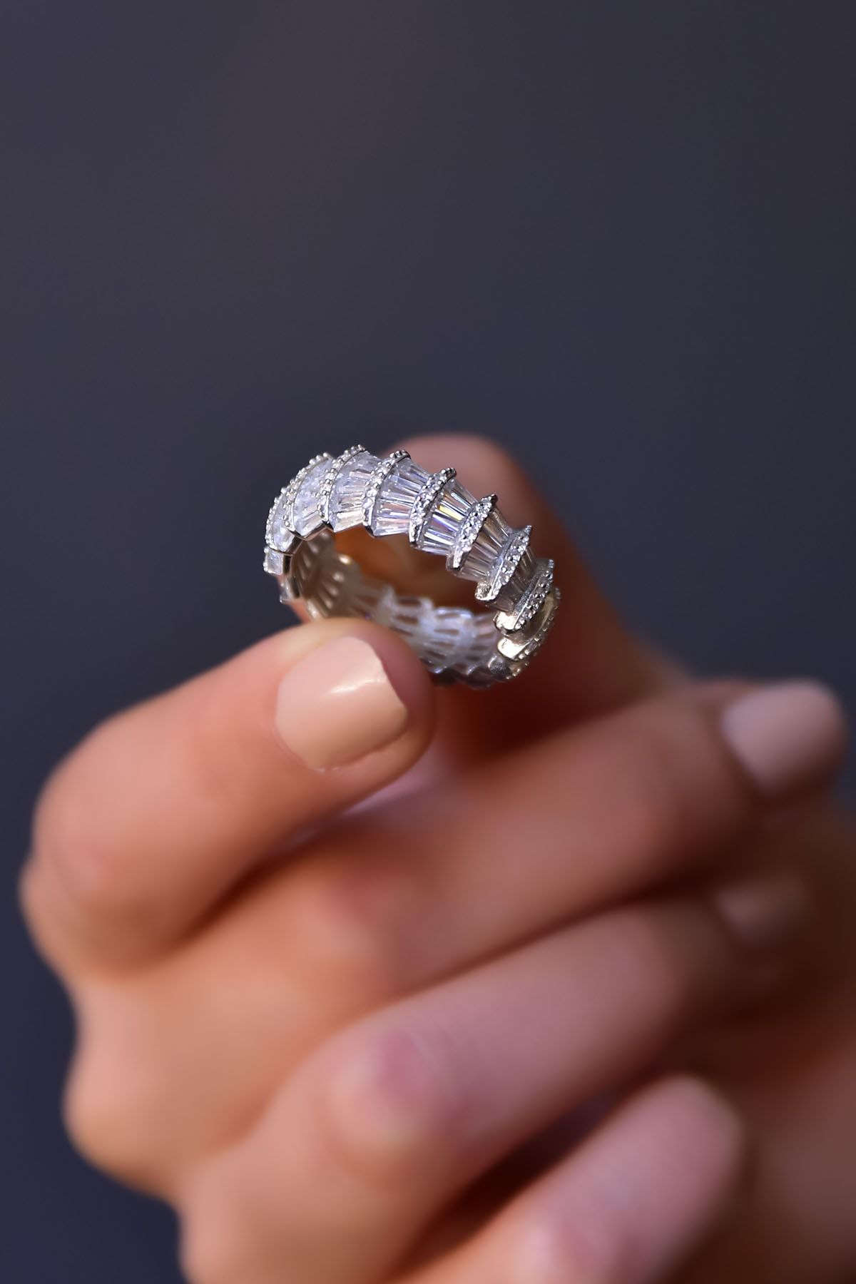 925 Ayar Gümüş Rodyum Kaplama Baget Taşlı Tamtur Yüzük