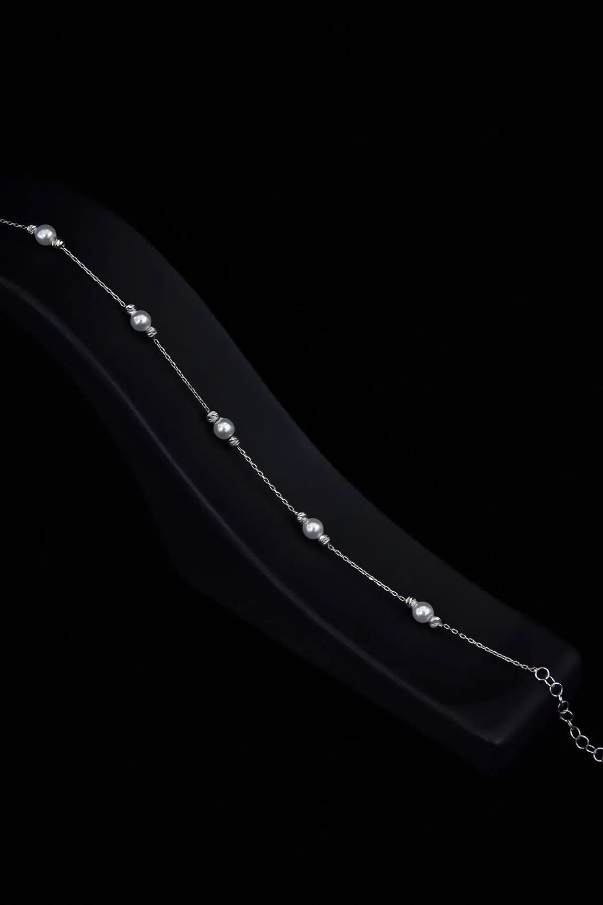 925 Ayar Gümüş Rodyum Kaplama Dorika Toplu İncili Kadın Bileklik