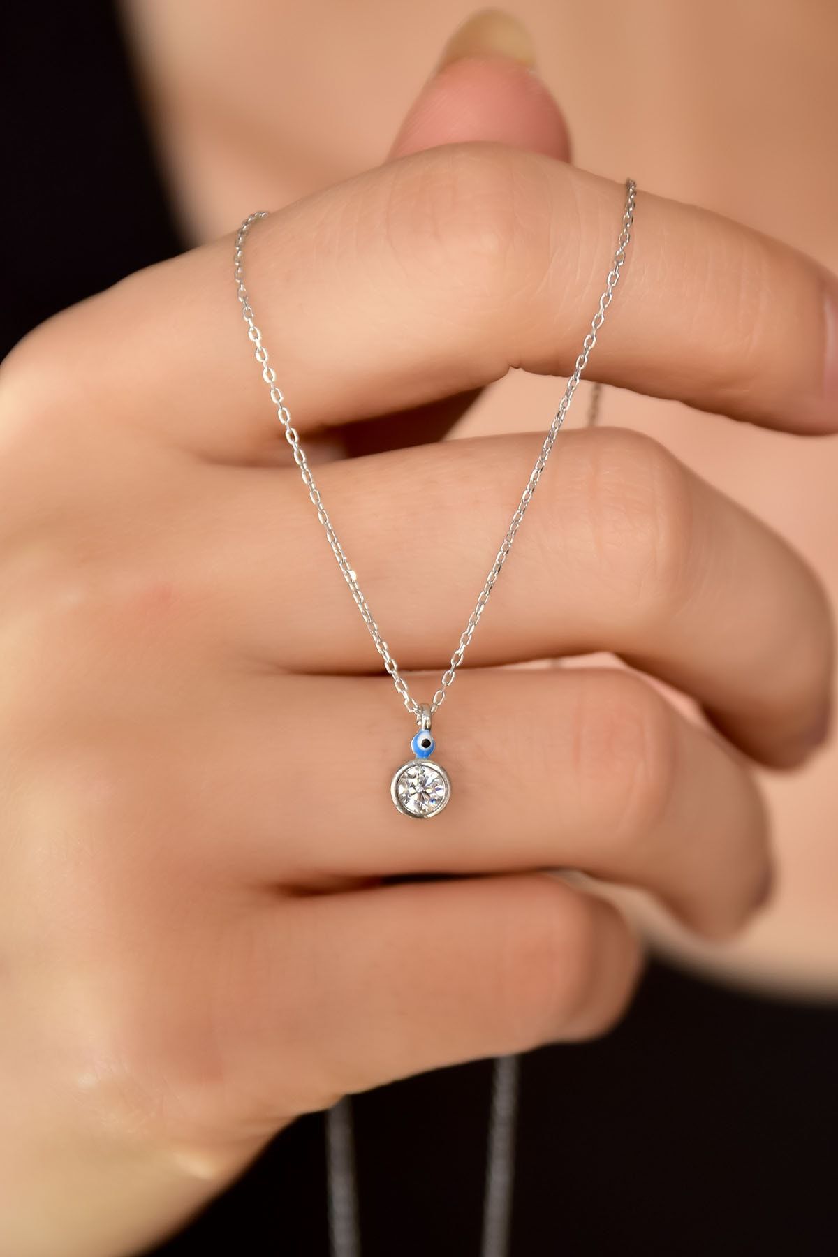 925 Ayar Gümüş Rodyum Kaplama Göz Mineli Zirkon Taşlı Yuvarlak Tektaş Kolye