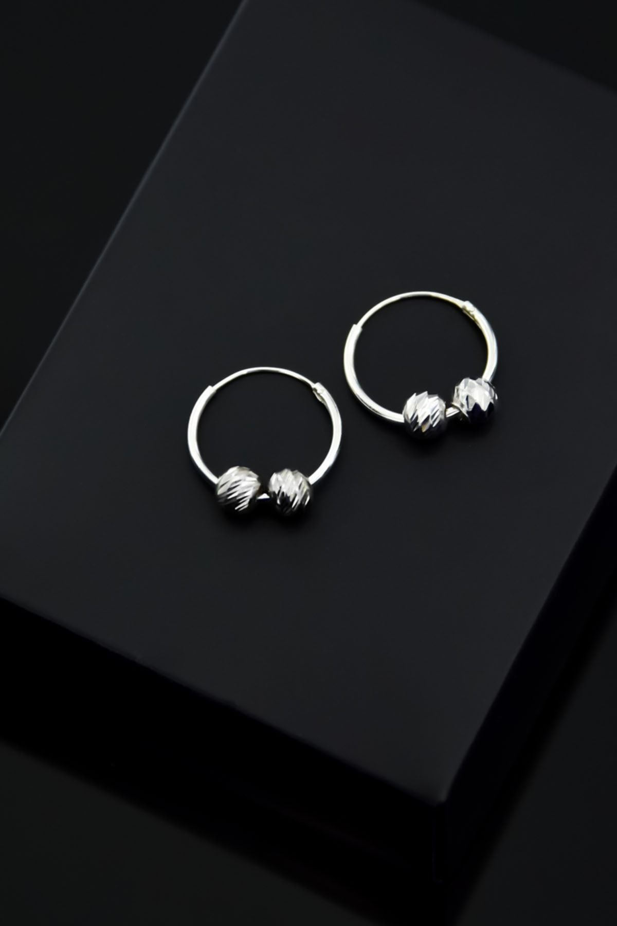 925 Ayar Gümüş Rodyum Kaplama Iki Dorika Toplu Halka Küpe