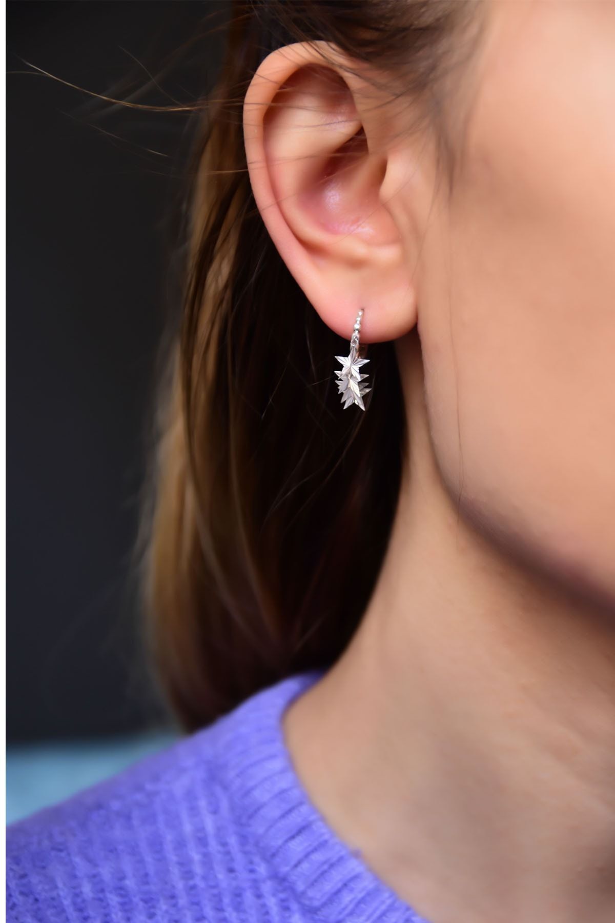 925 Ayar Gümüş Rodyum Kaplama Kalemli Yıldız Kadın Küpe