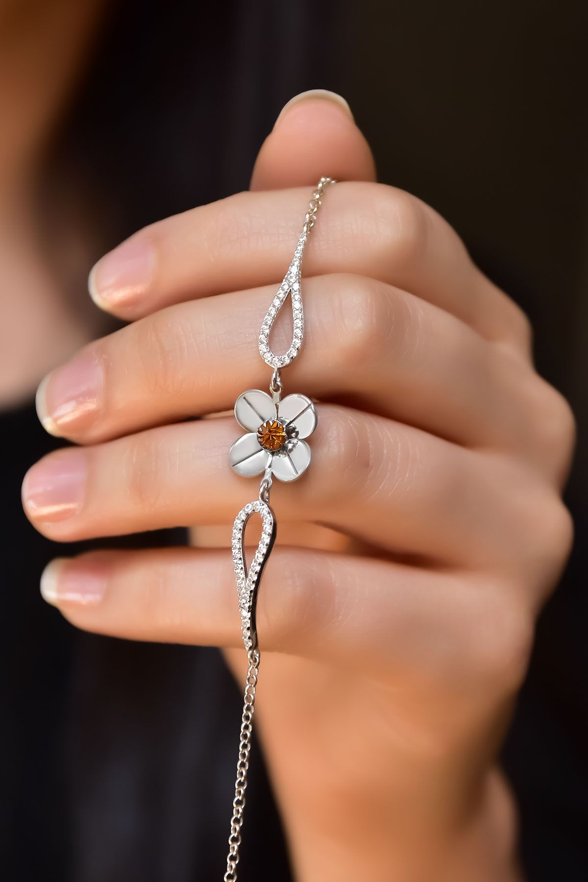 925 Ayar Gümüş Rodyum Kaplama Kasım Ayı Doğum Taşlı Şans Dört Yapraklı Yonca Bileklik