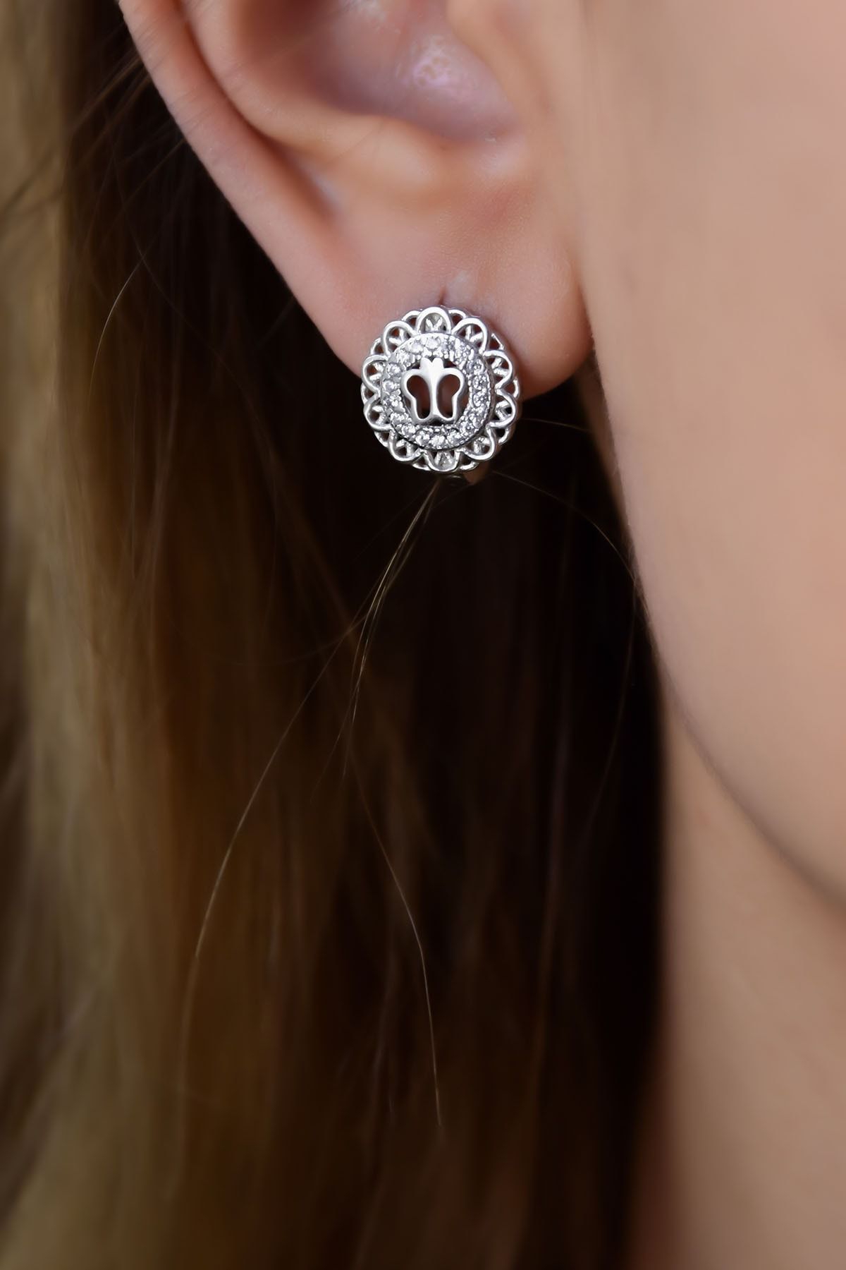 925 Ayar Gümüş Rodyum Kaplama Kelebek Desenli Klipsli Kadın Küpe