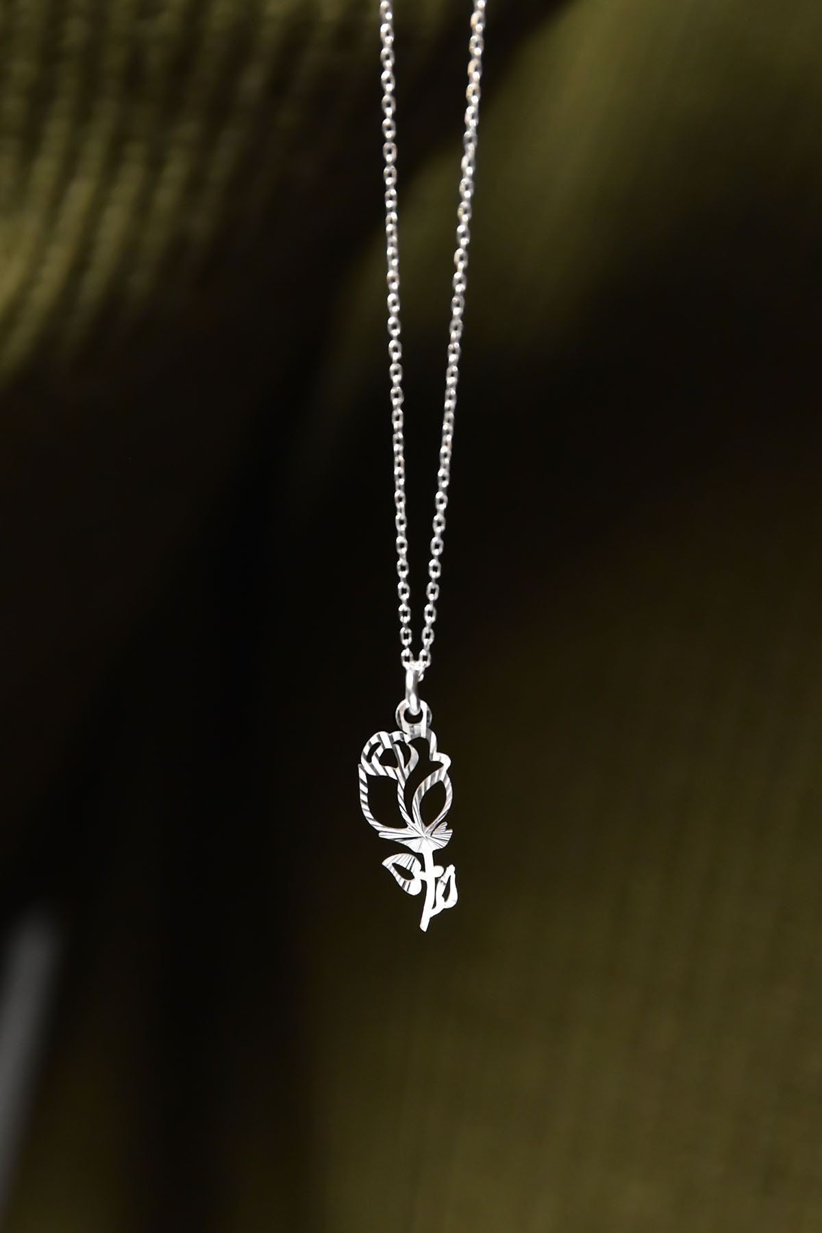 925 Ayar Gümüş Rodyum Kaplama Kristal Kesim Gül Kadın Kolye