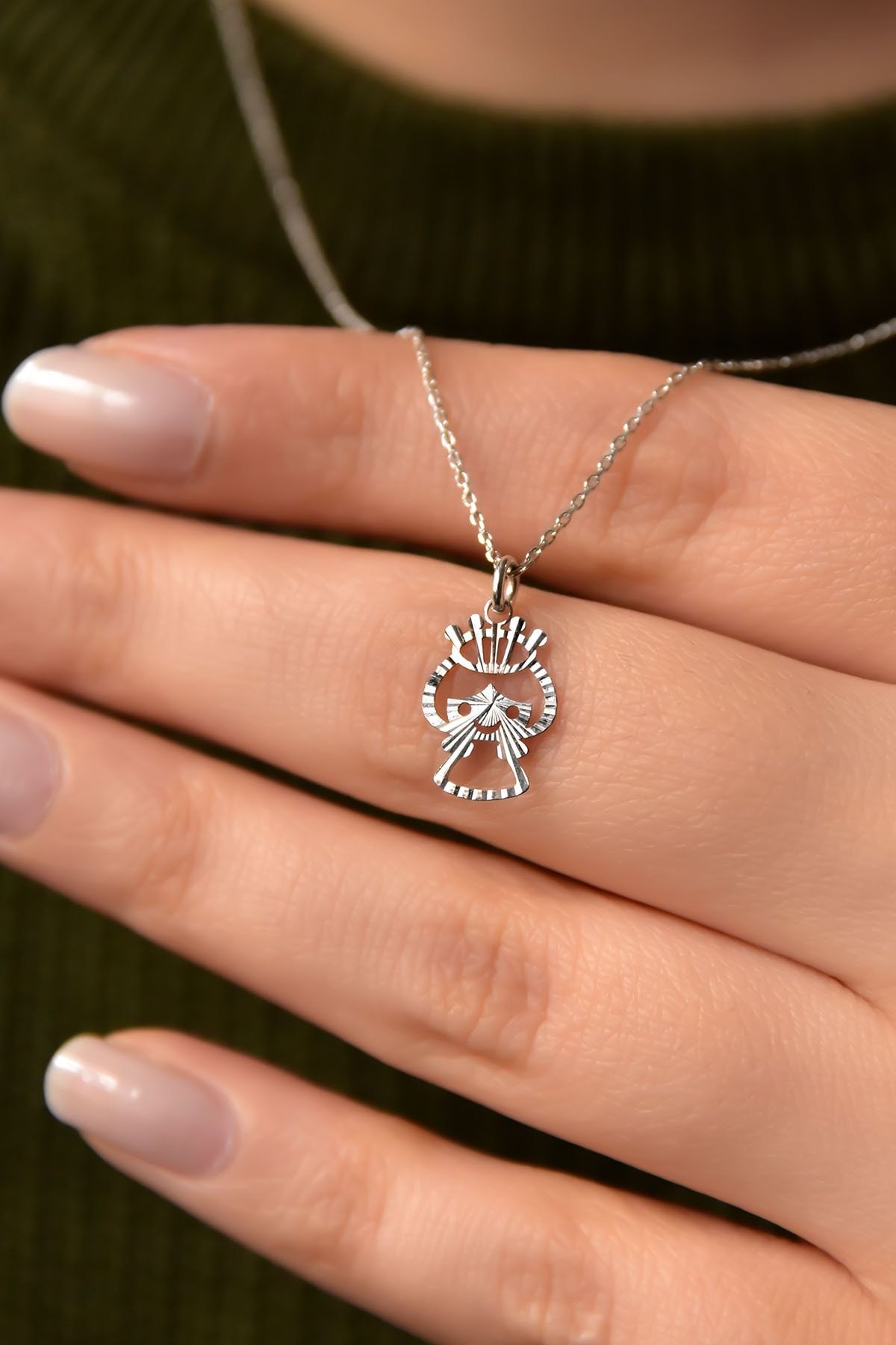 925 Ayar Gümüş Rodyum Kaplama Kristal Kesim Prenses Kadın Kolye