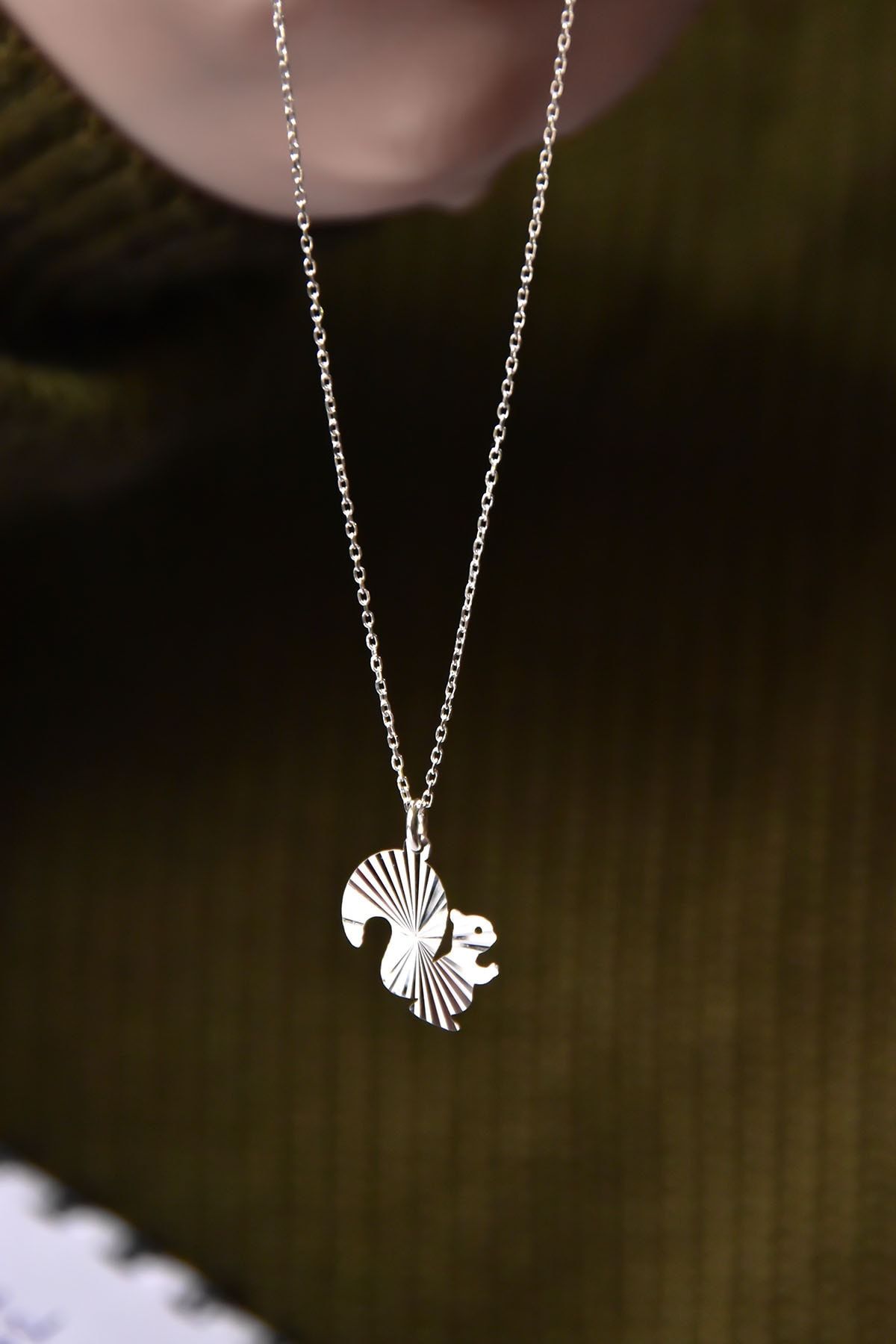 925 Ayar Gümüş Rodyum Kaplama Kristal Kesim Sincap Kadın Kolye