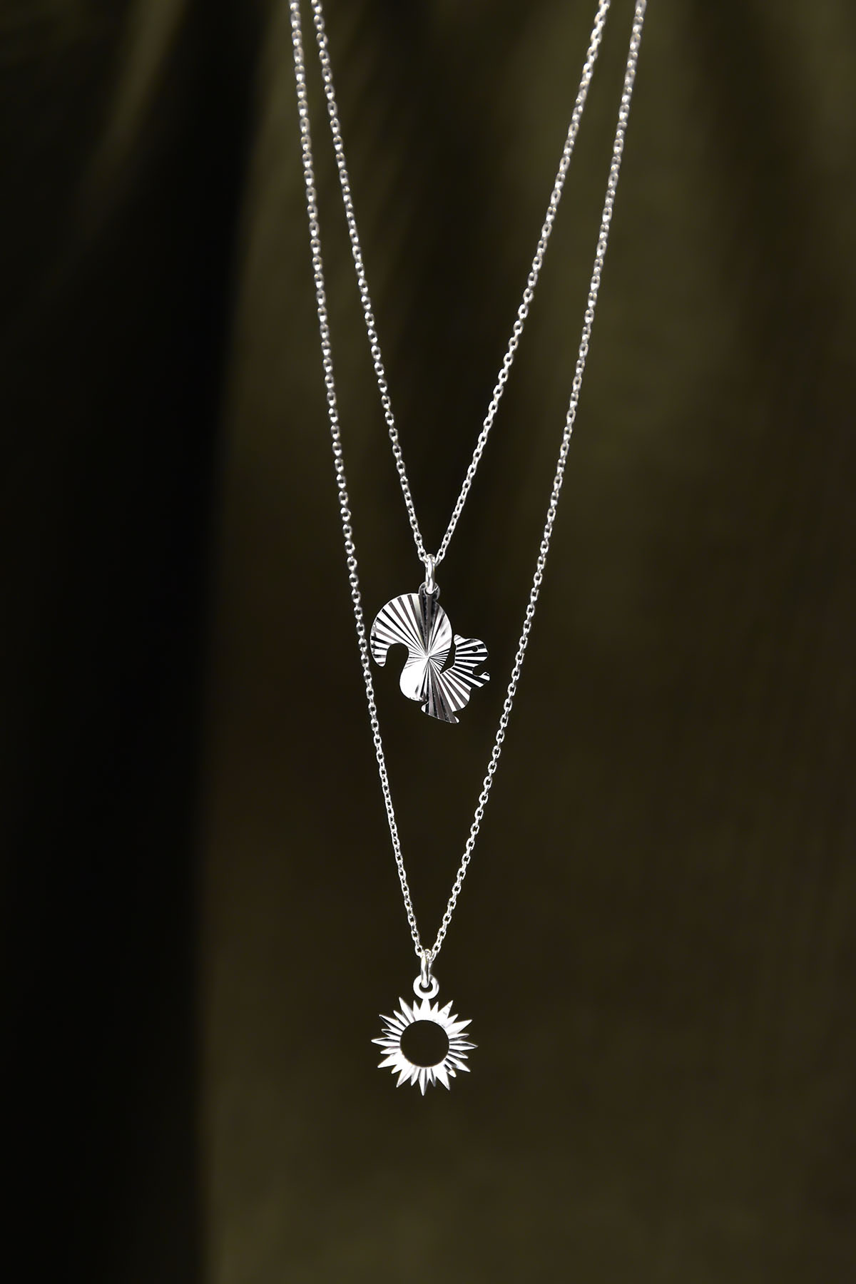 925 Ayar Gümüş Rodyum Kaplama Kristal Kesim Sincap Ve Güneş Asansörlü Kolye