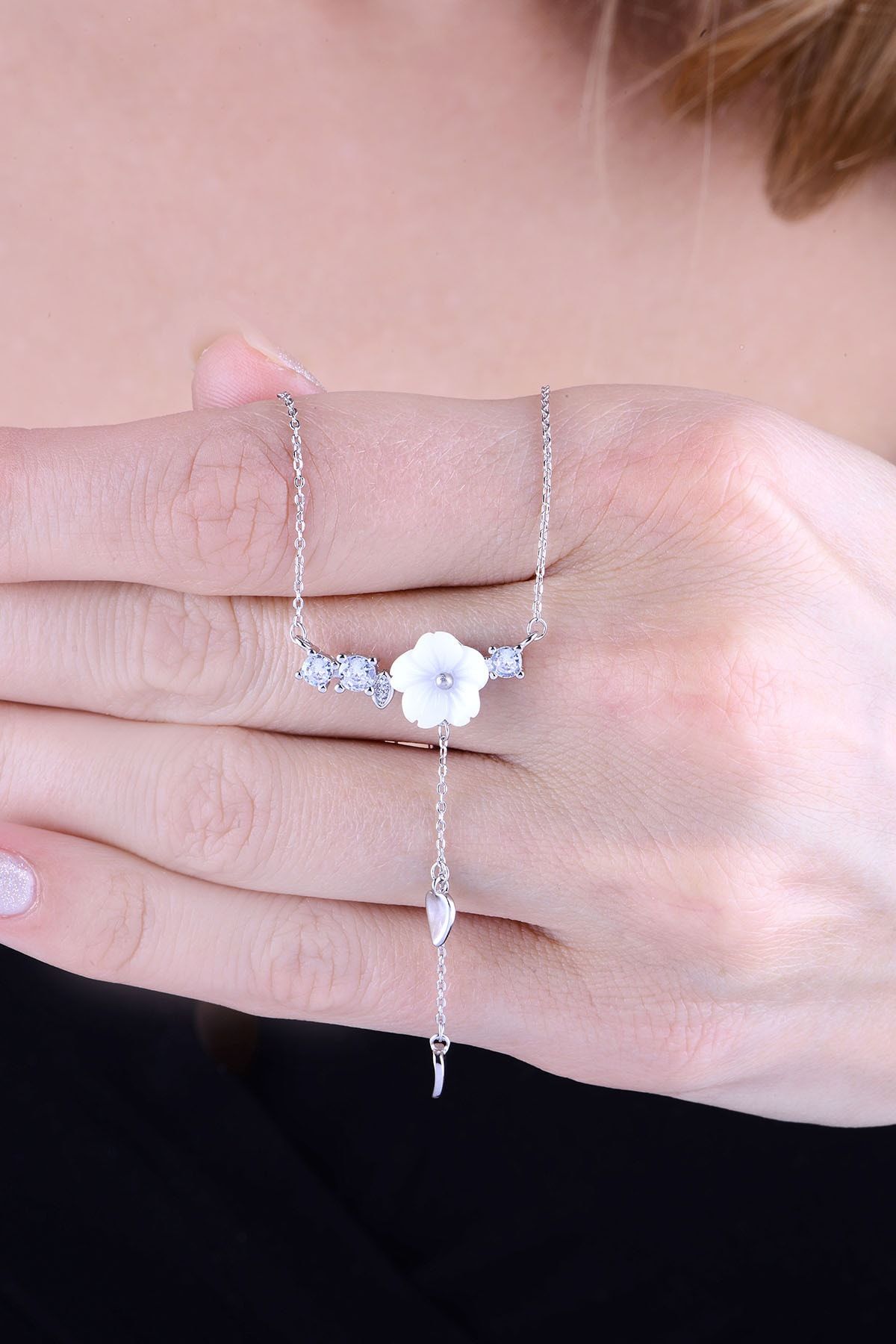 925 Ayar Gümüş Rodyum Kaplama Manolya Çiçeği Kolye