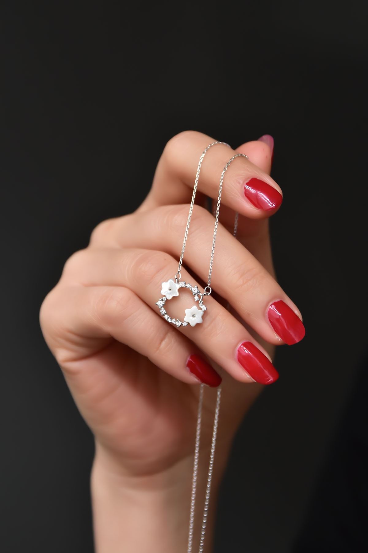 925 Ayar Gümüş Rodyum Kaplama Manolya Kolye