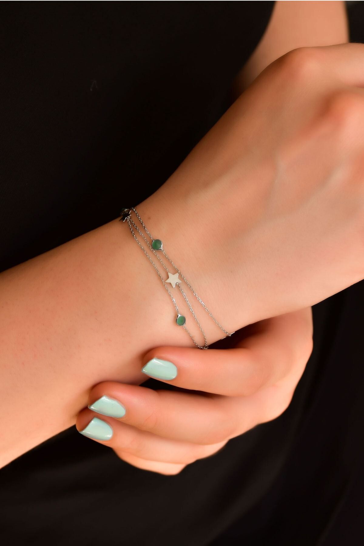 925 Ayar Gümüş Rodyum Kaplama Mat Yeşil Taşlı Yıldız Zincir Bileklik