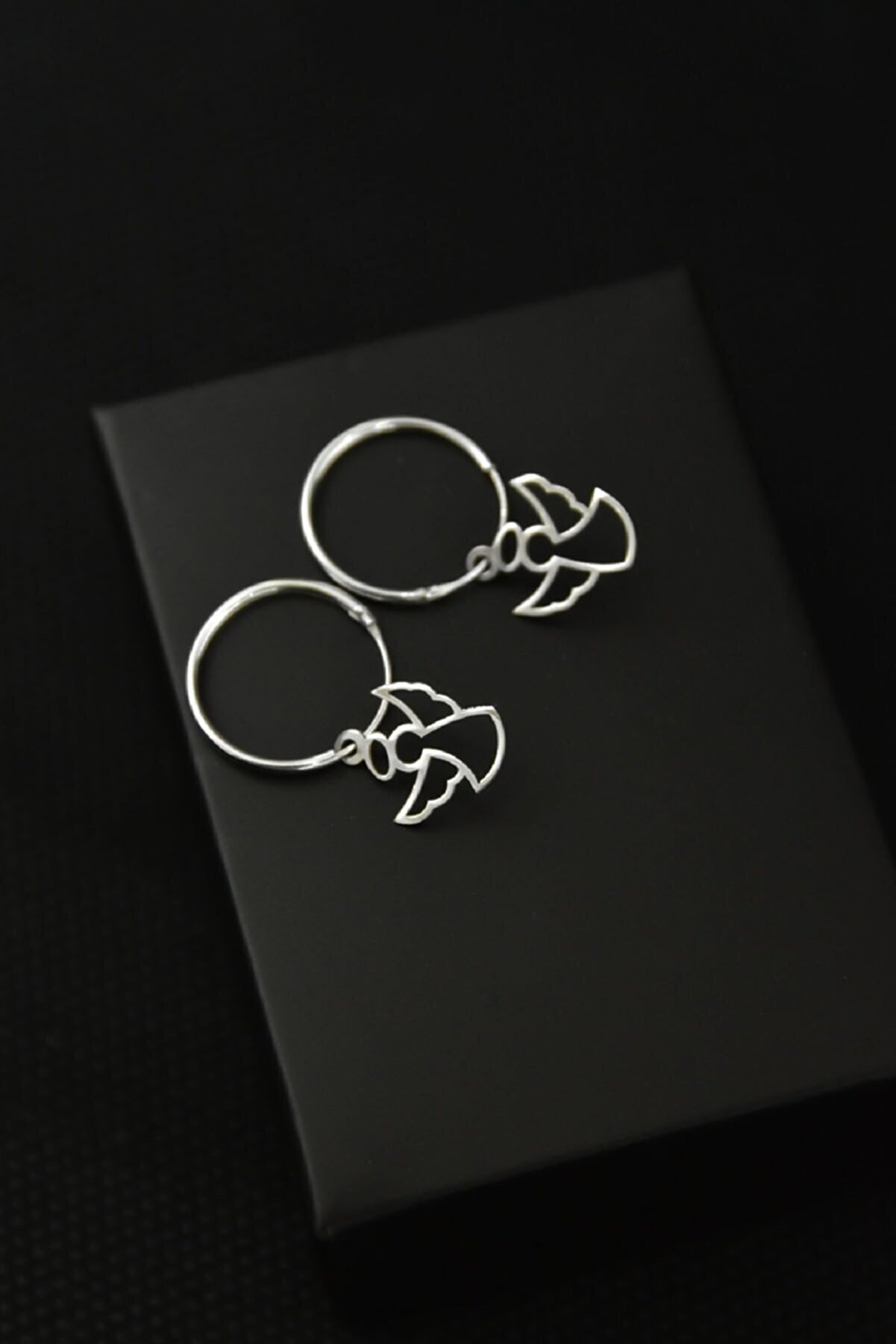 925 Ayar Gümüş Rodyum Kaplama Melek Figürlü Halka Küpe