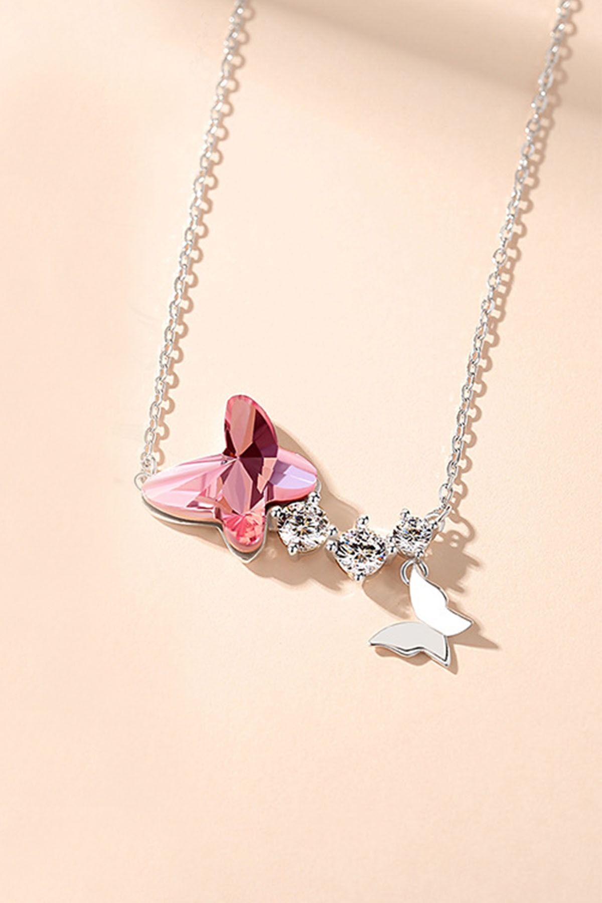 925 Ayar Gümüş Rodyum Kaplama Pembe Kelebek Kadın Kolye