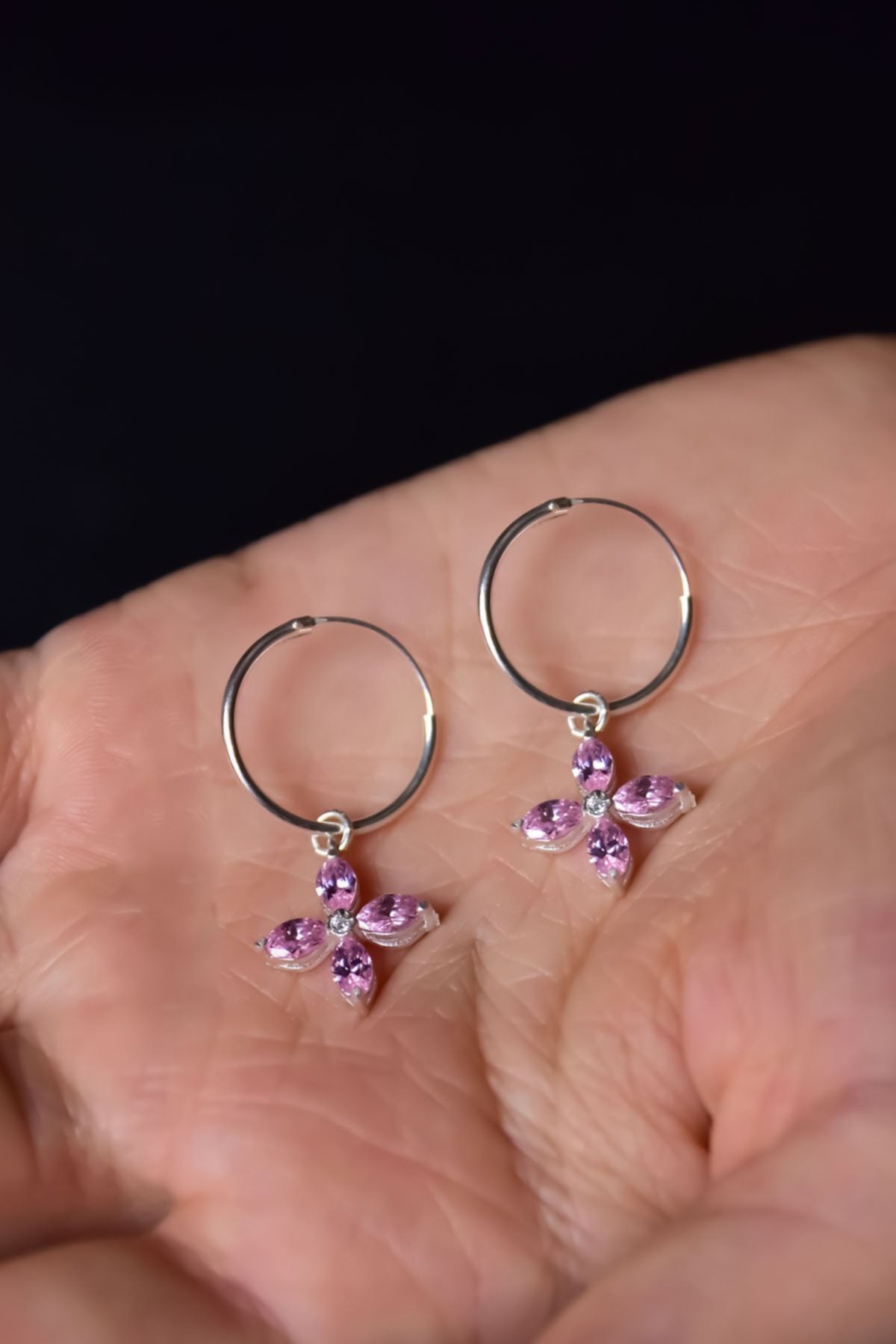 925 Ayar Gümüş Rodyum Kaplama Pembe Zirkon Taşlı Plumeria Halka Küpe