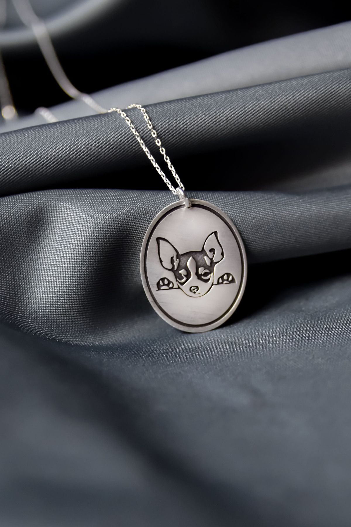 925 Ayar Gümüş Rodyum Kaplama Plaka Köpek Desenli Kolye
