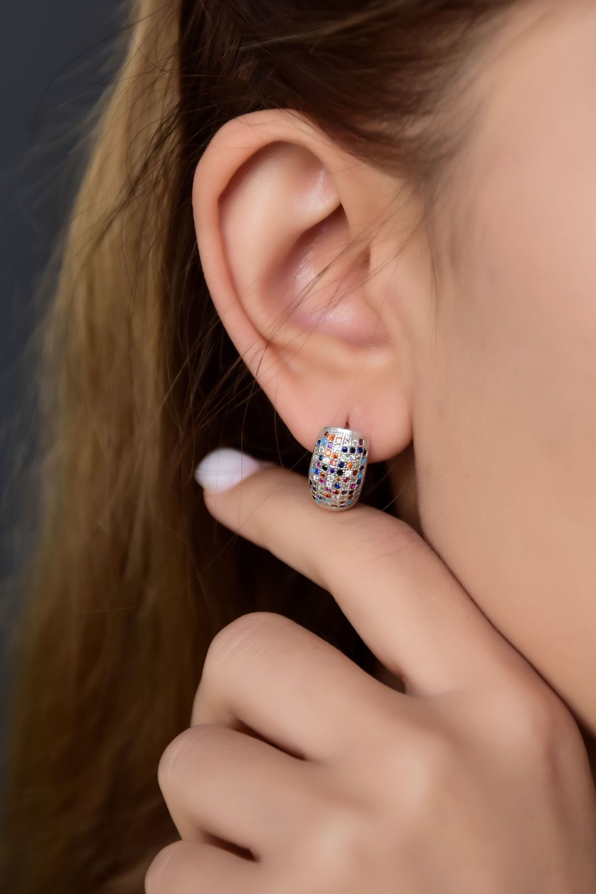 925 Ayar Gümüş Rodyum Kaplama Renkli Taşlı Kadın Tamtur Küpe