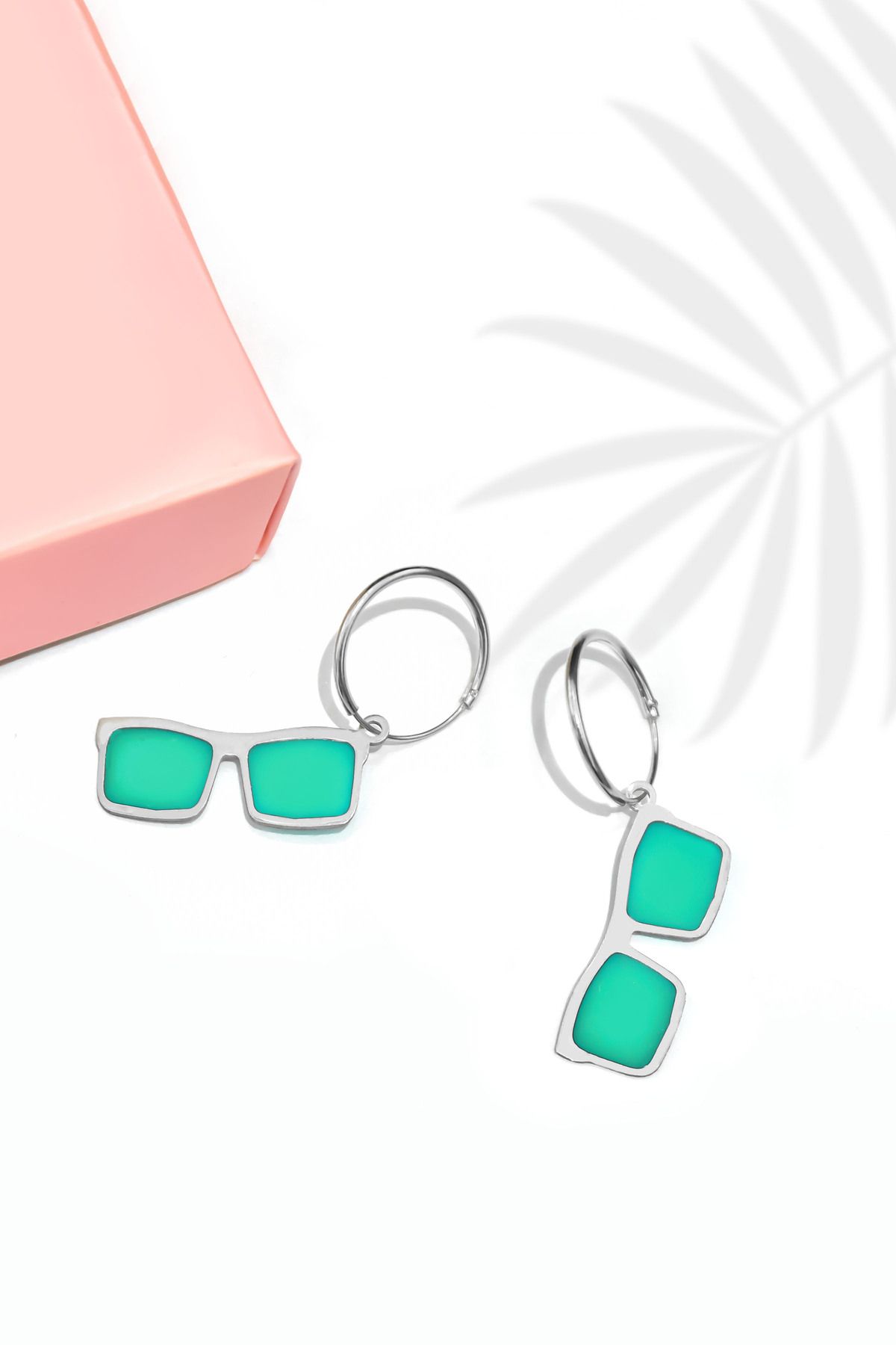 925 Ayar Gümüş Rodyum Kaplama Rüya Serisi, Yeşil Mineli Brooklyn Model Gözlük Küpe