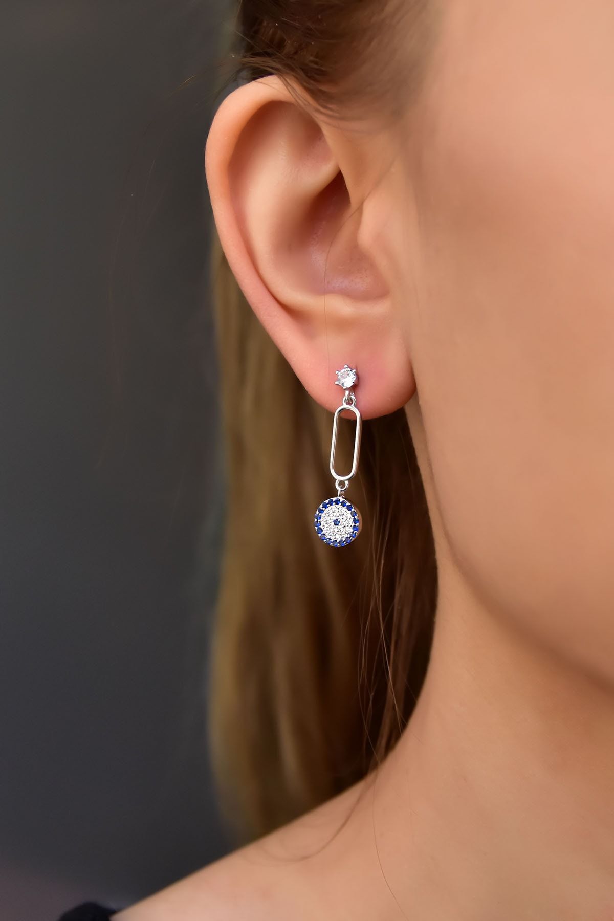 925 Ayar Gümüş Rodyum Kaplama Sallantılı Köşesiz Dikdörtgen Tektaş Nazar Küpe