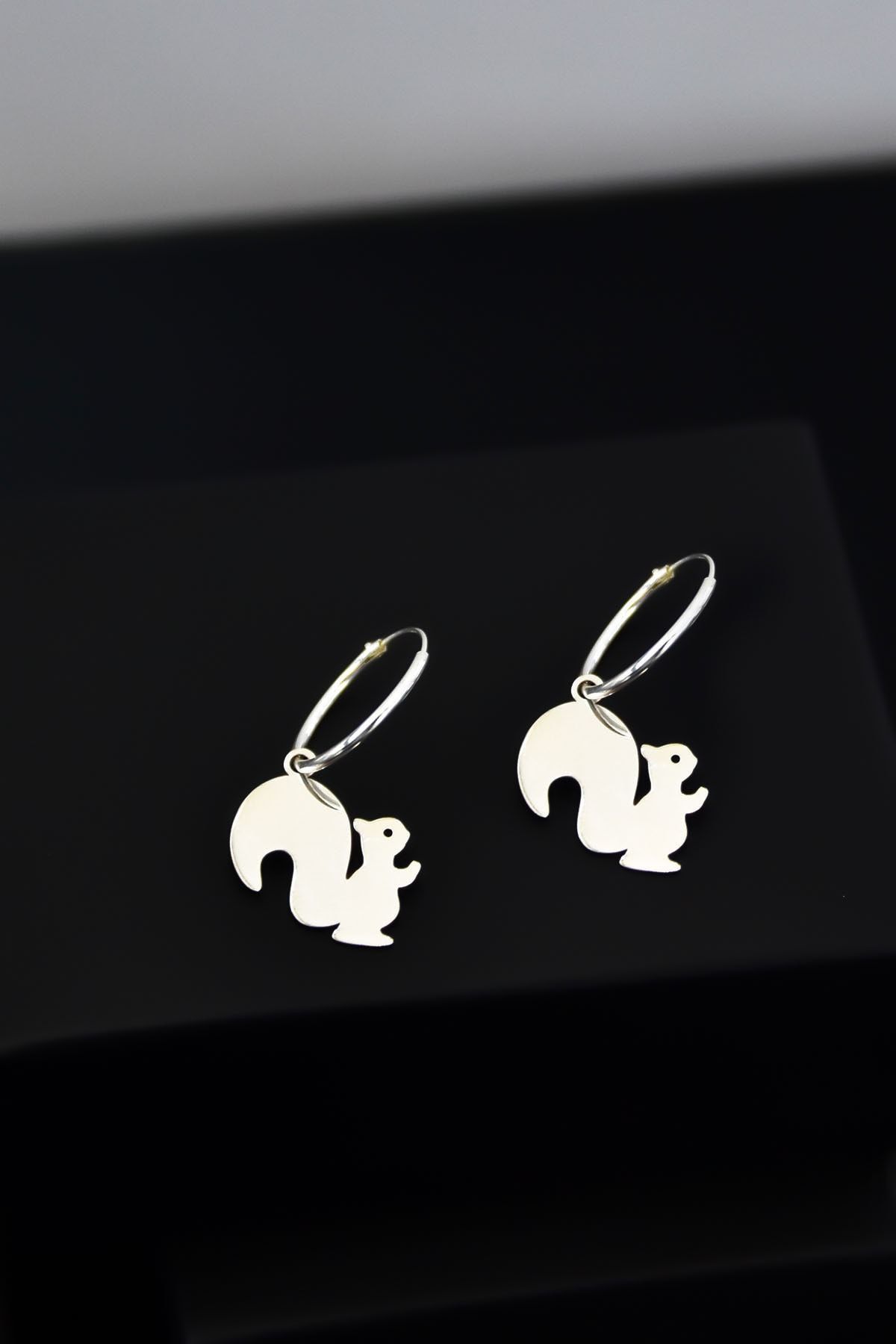 925 Ayar Gümüş Rodyum Kaplama Sincap Halka Küpe