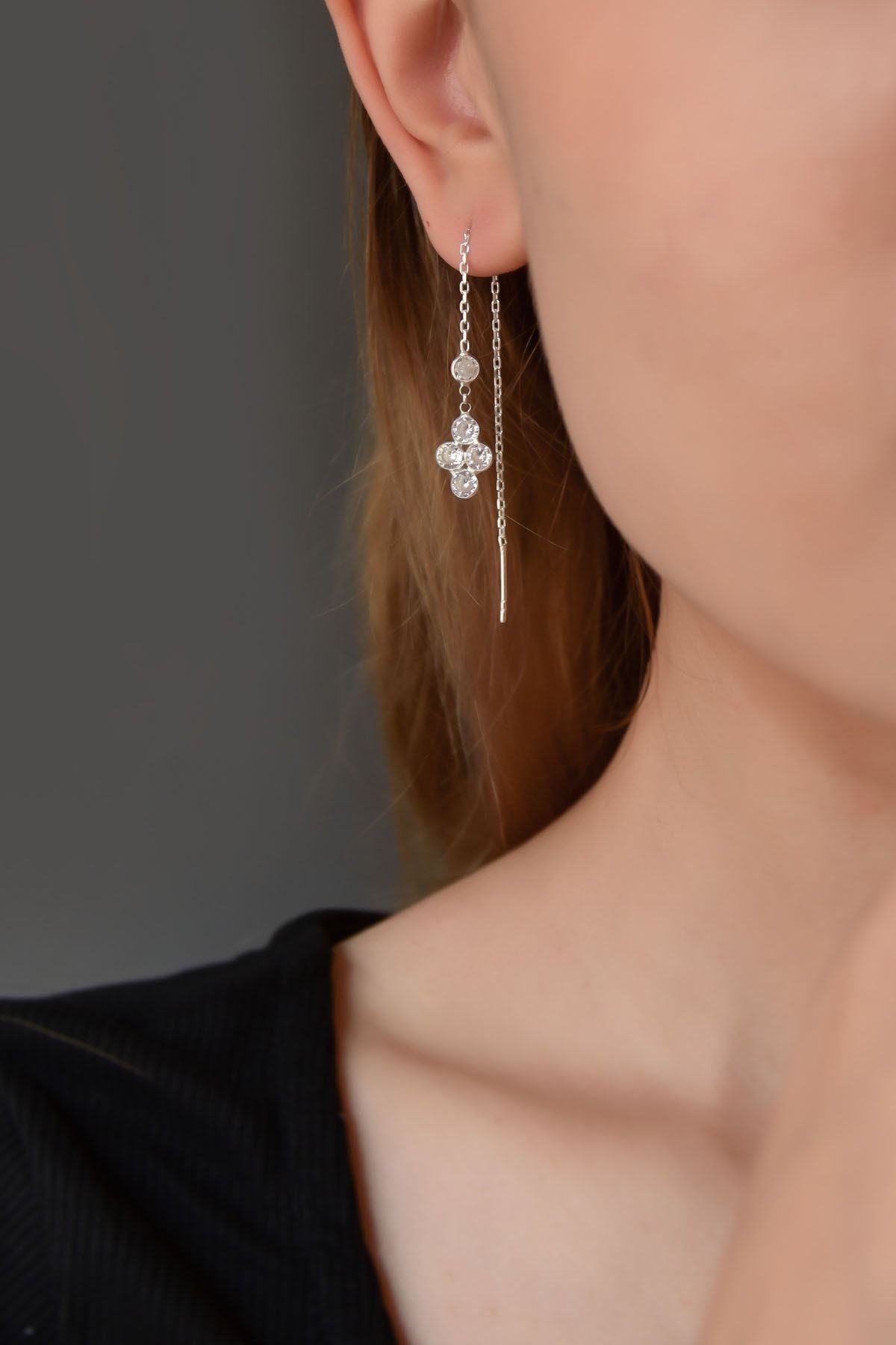 925 Ayar Gümüş Rodyum Kaplama Taşlı Tasarım Küpe