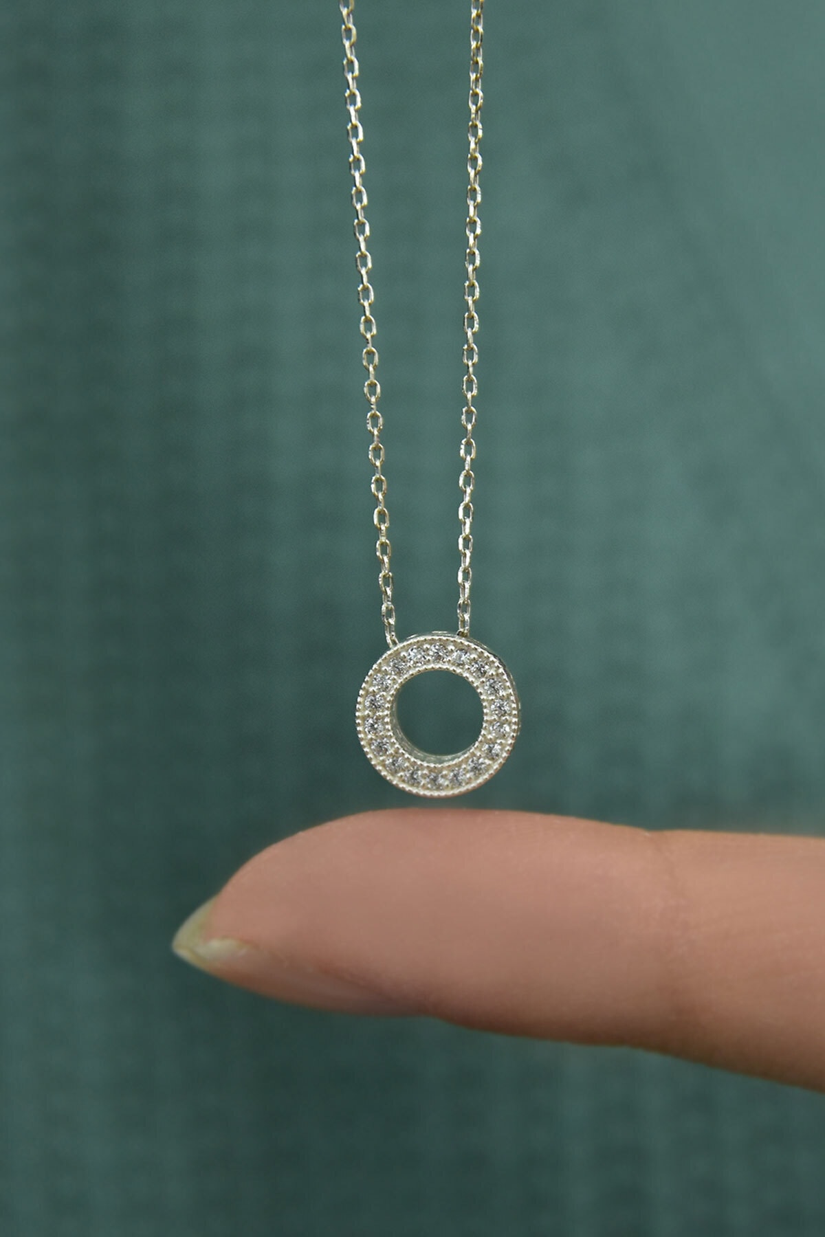 925 Ayar Gümüş Rodyum Kaplama Taşlı Yuvarlak Kolye