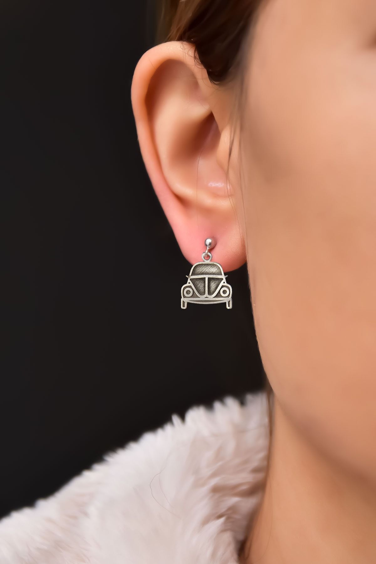 925 Ayar Gümüş Rodyum Kaplama Tosbaga, Vosvos Figür Çivili Küpe